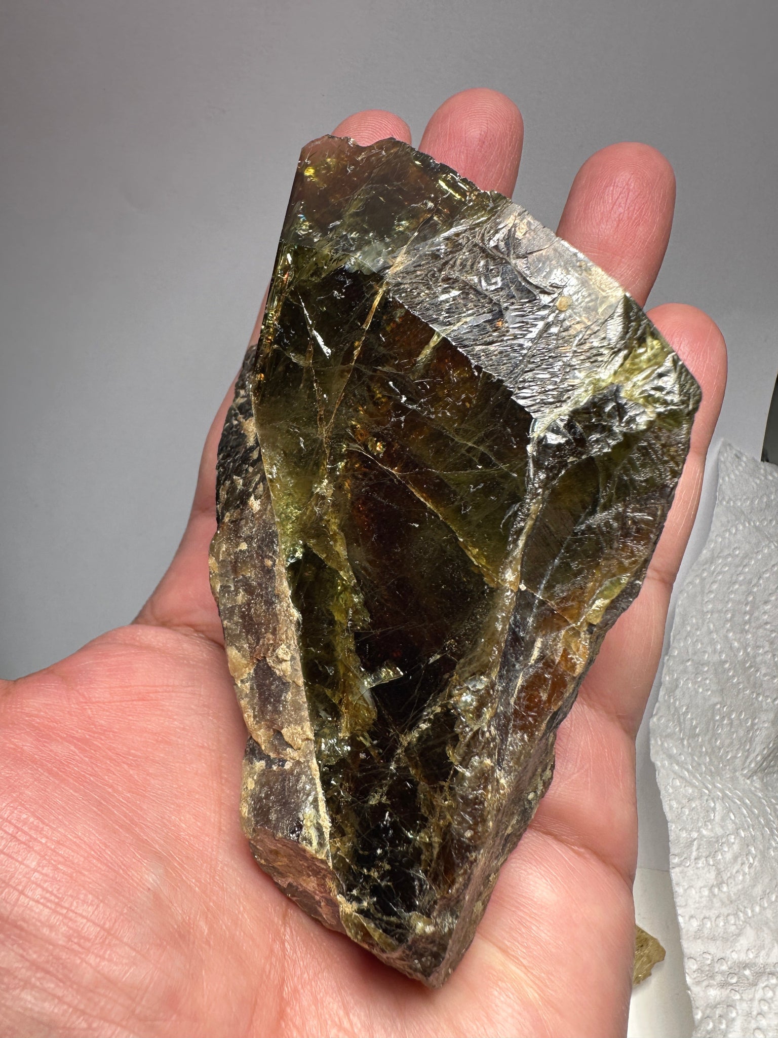 363.20Gm / 1816Ct Tanzanian Chrome Sphene Crystal. Unheated Untreated. 119Mm X 68.50Mm 44.00Mm
