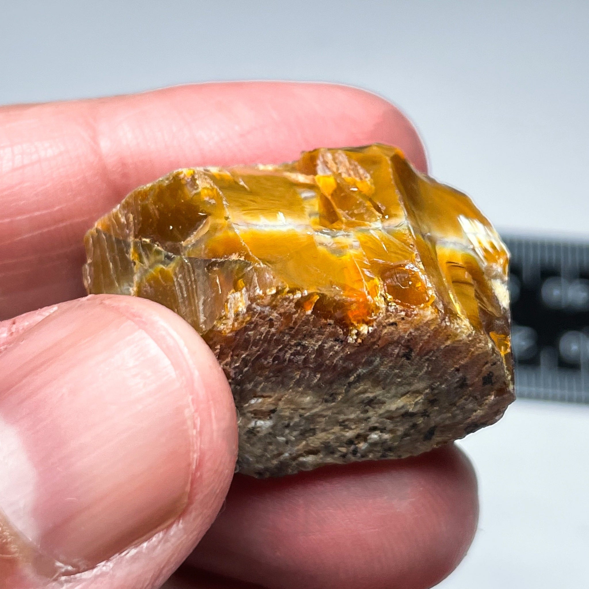 60.00Ct Opal Tanzania Untreated Unheated From A 1999 Deposit Chatoyant (Cats-Eye Effect) Has An