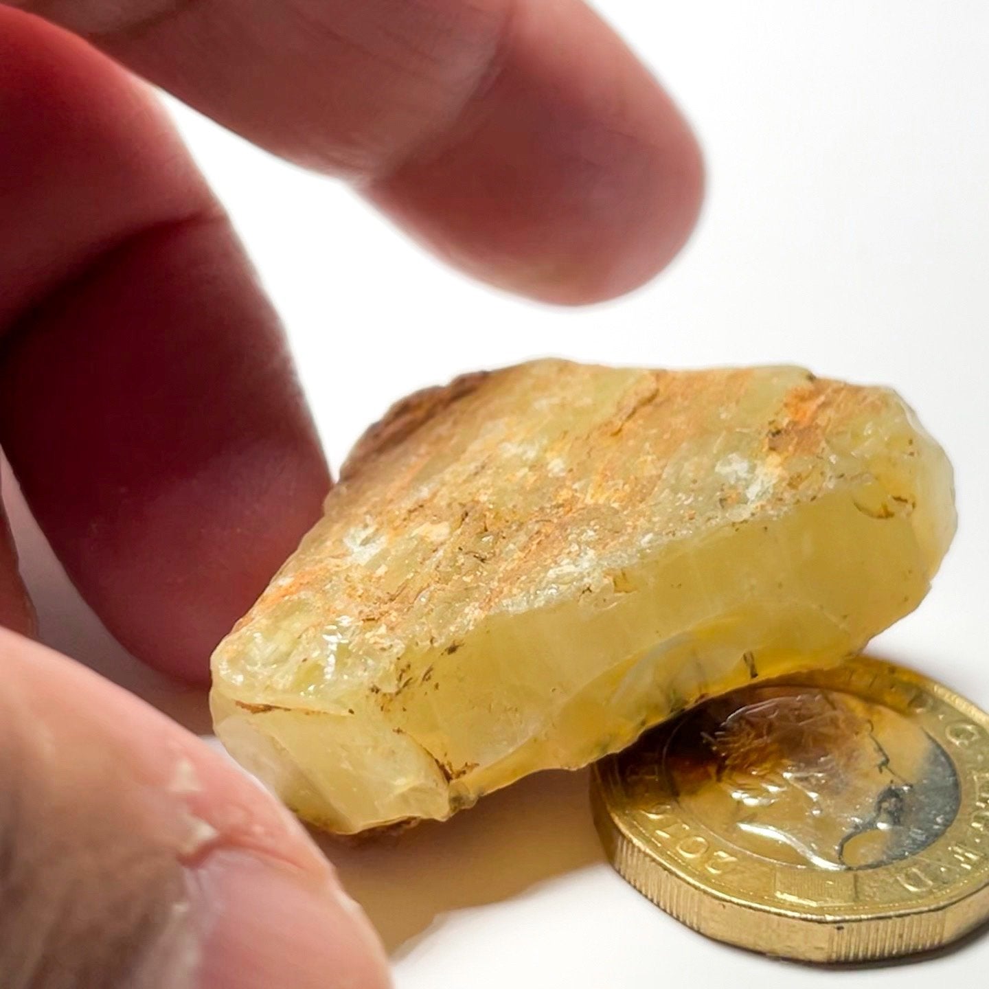 90.83Ct Opal Tanzania Untreated Unheated From A 1999 Deposit Chatoyant (Pearly Cats-Eye Effect)