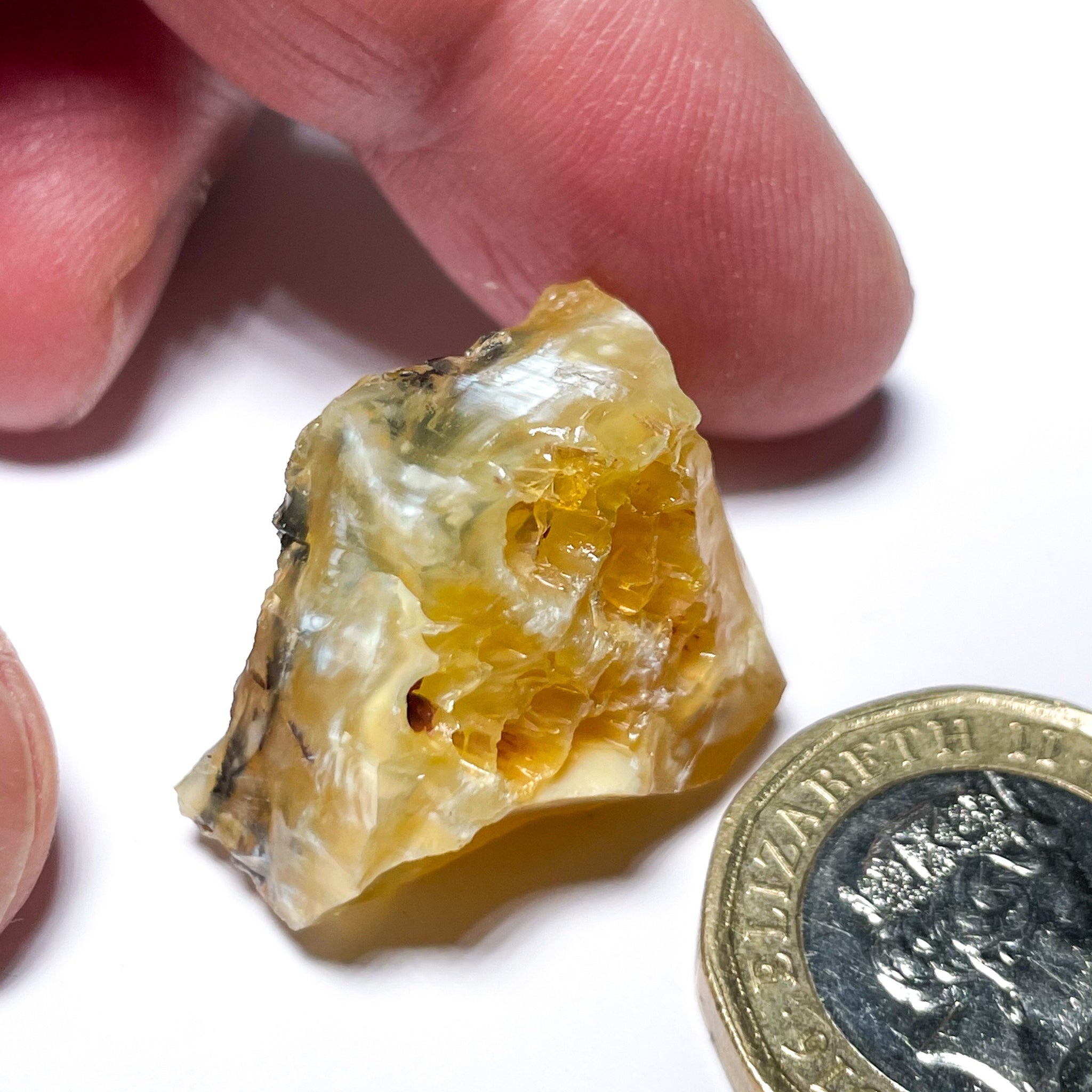 39.07Ct Opal Tanzania Untreated Unheated From A 1999 Deposit Chatoyant (Pearly Cats-Eye Effect)