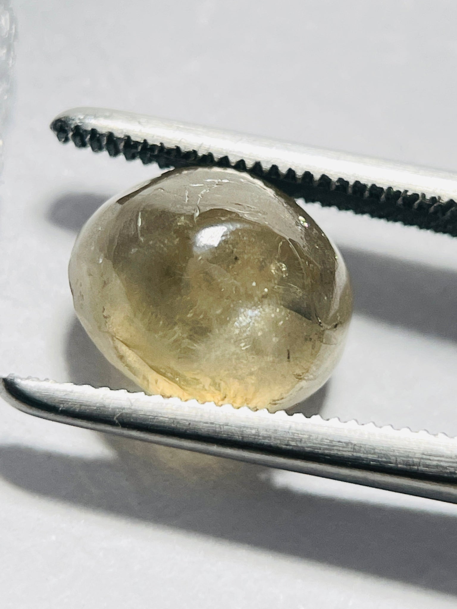 3.18Ct Sapphire Tanzania. Untreated Unheated. Seems To Have A Moving Spot/star. Oddly Cut