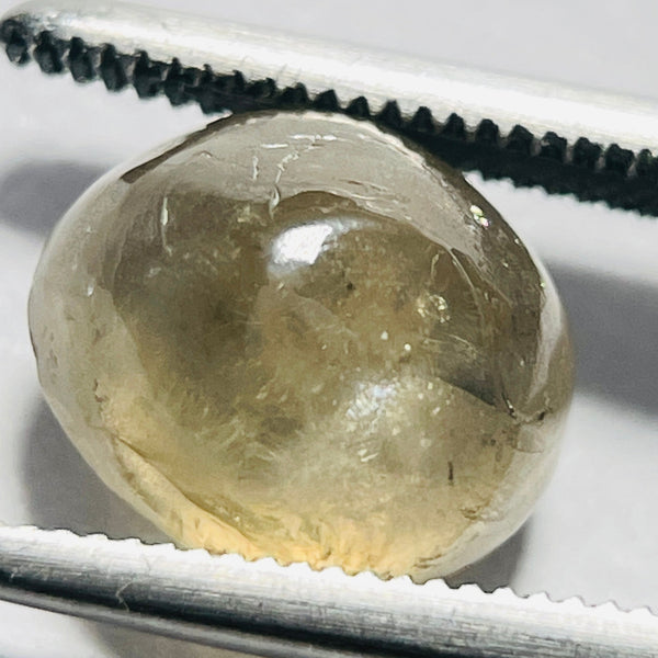 3.18Ct Sapphire Tanzania. Untreated Unheated. Seems To Have A Moving Spot/star. Oddly Cut