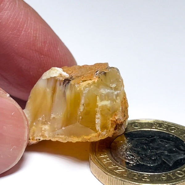 33.60Ct Opal Tanzania Untreated Unheated From A 1999 Deposit Chatoyant (Pearly Cats-Eye Effect)