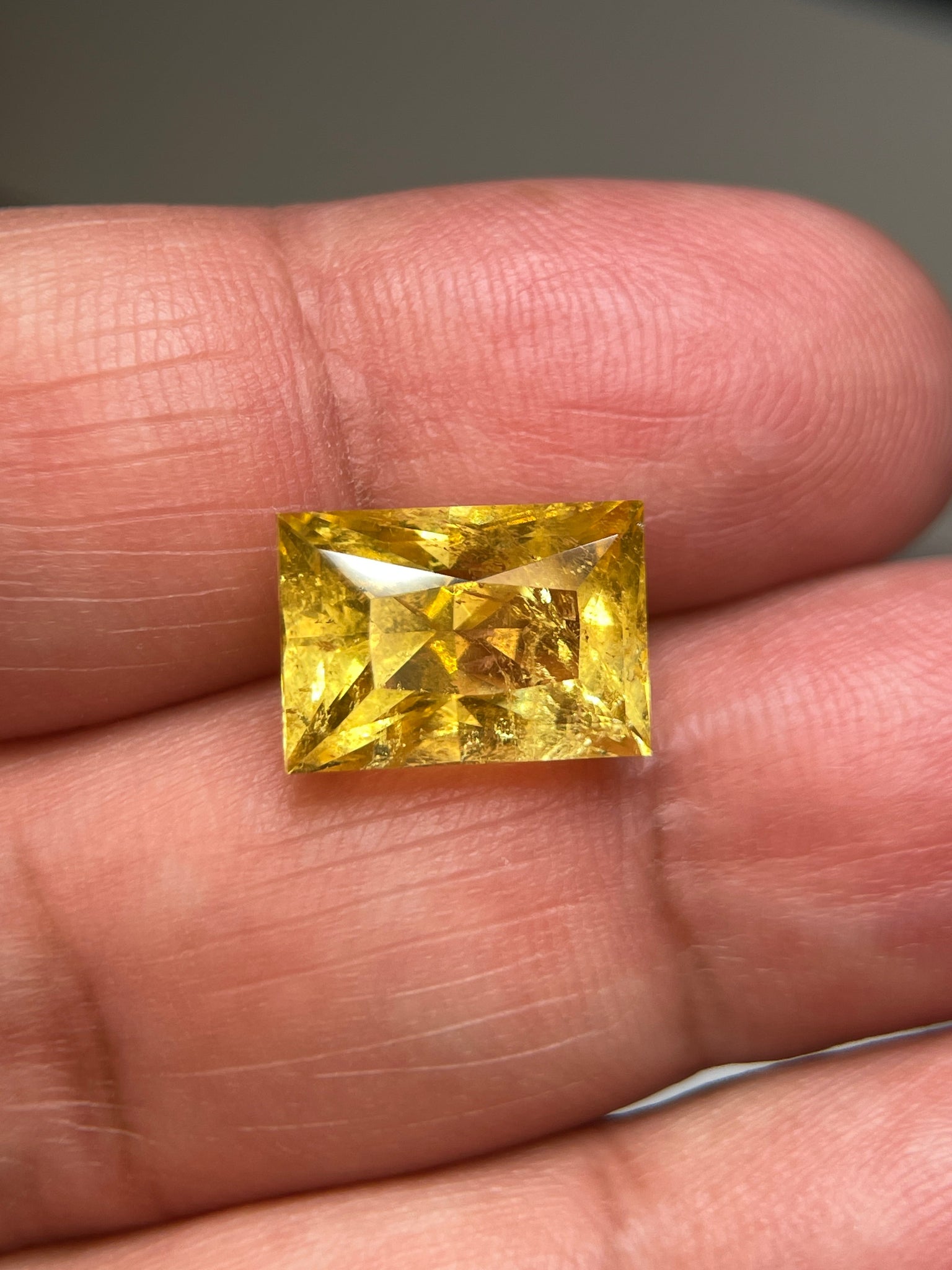 8.035Ct Vivid Intense Yellow Golden Danburite Tanzania Untreated Unheated. Slightly Included. Super