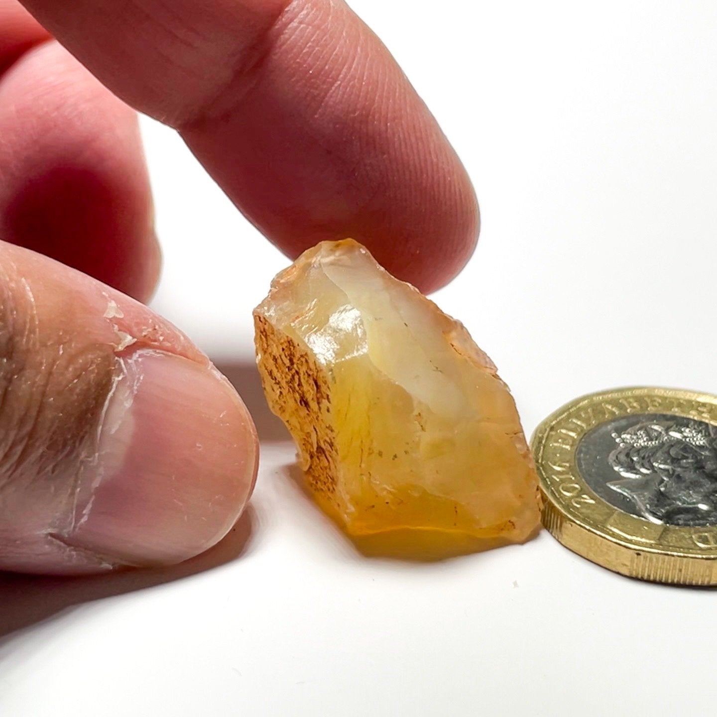 30.77Ct Opal Tanzania Untreated Unheated From A 1999 Deposit Chatoyant (Pearly Cats-Eye Effect)