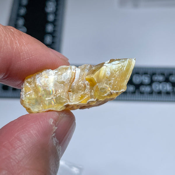 37.04Ct Opal Tanzania Untreated Unheated From A 1999 Deposit Chatoyant (Cats-Eye Effect)