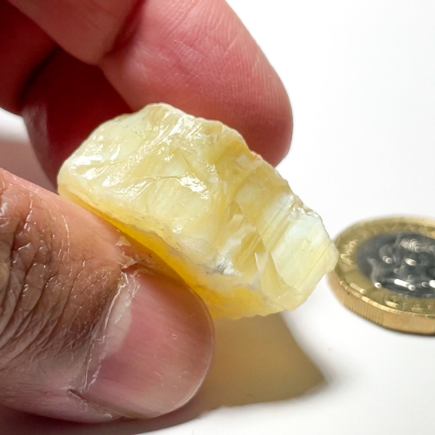 72.41Ct Opal Tanzania Untreated Unheated From A 1999 Deposit Chatoyant (Pearly Cats-Eye Effect)