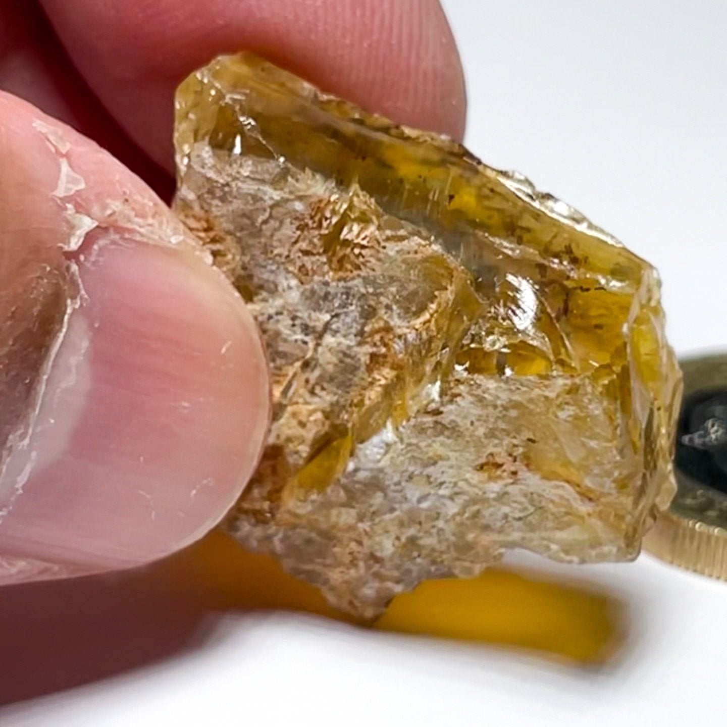 40.71Ct Opal Tanzania Untreated Unheated From A 1999 Deposit Chatoyant (Pearly Cats-Eye Effect)