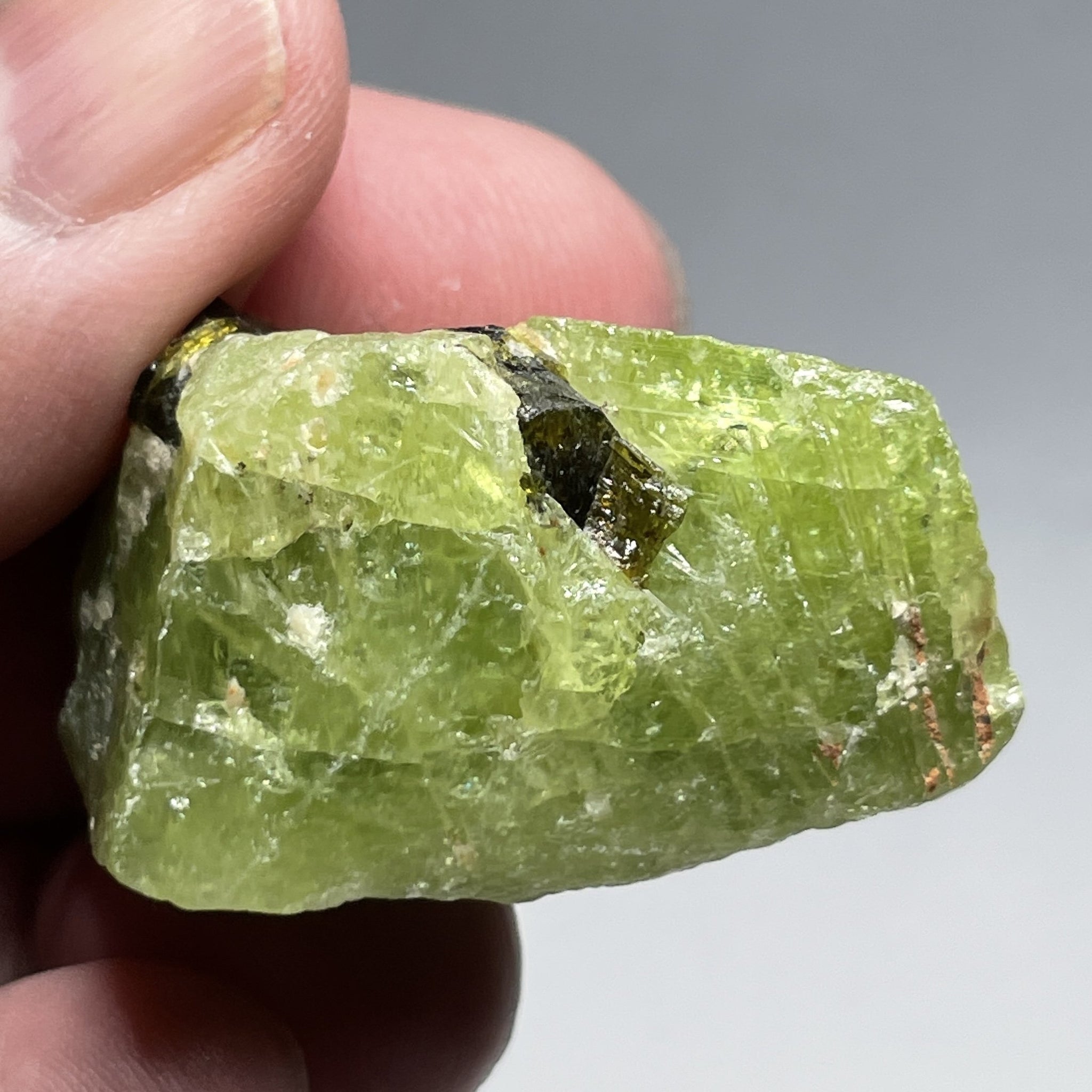 31.00Gm / 155.00Ct Tsavorite Merelani Tanzania Untreated Unheated. 38 X 22 20.5 Mm