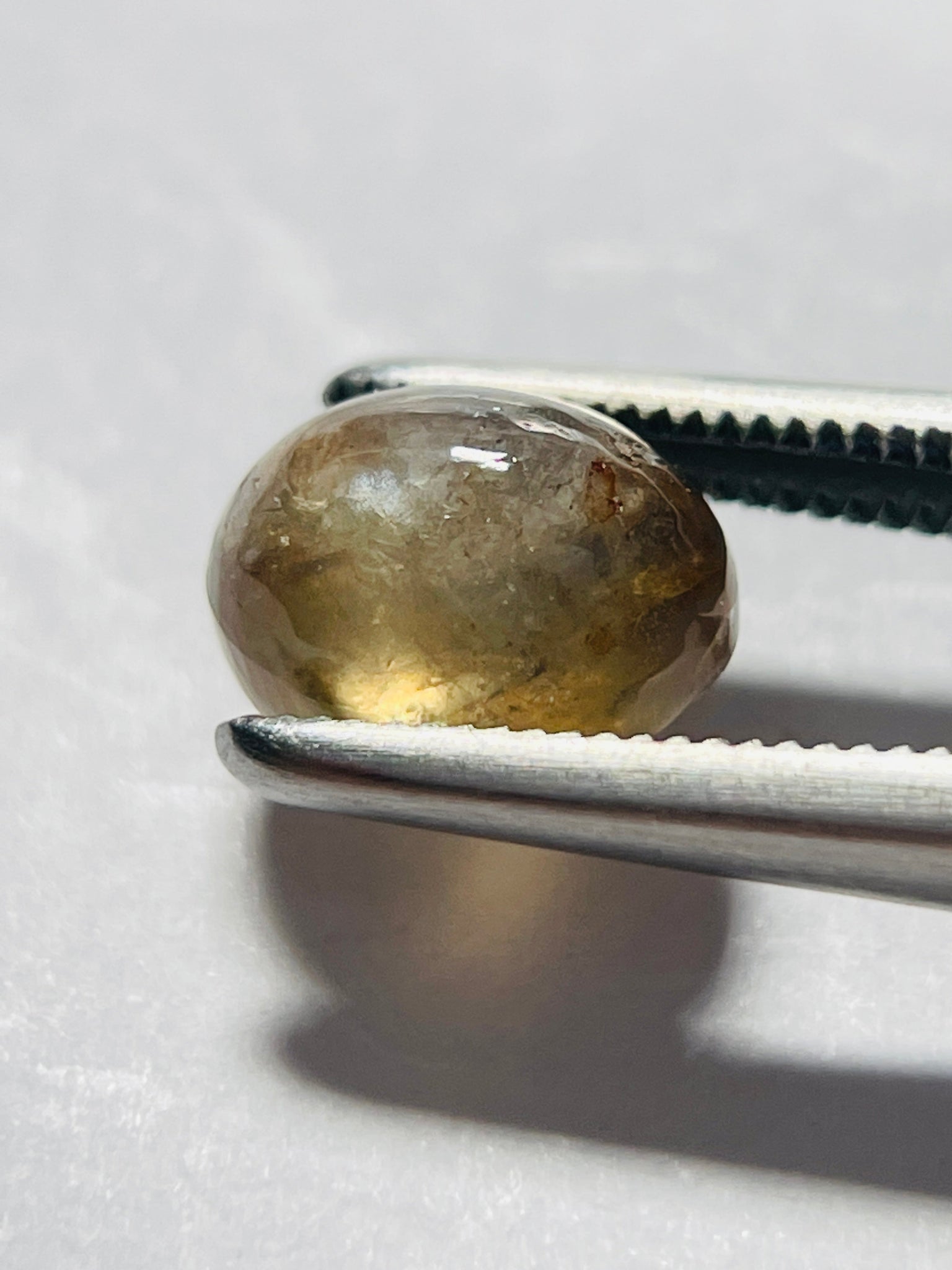 2.85Ct Sapphire Tanzania. Untreated Unheated. Seems To Have A Moving Spot/star.