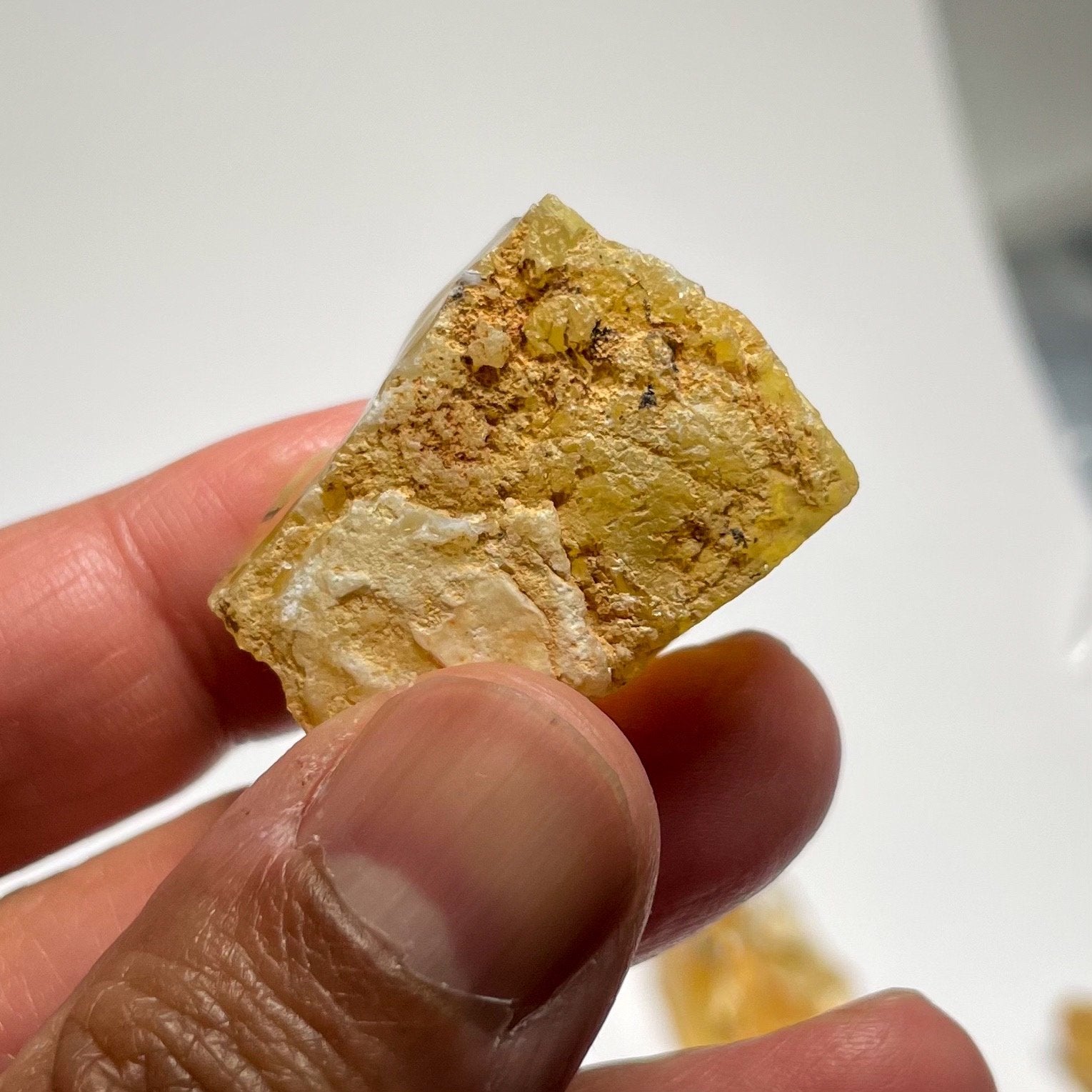 86.21Ct Opal Tanzania Untreated Unheated From A 1999 Deposit Chatoyant (Pearly Cats-Eye Effect)