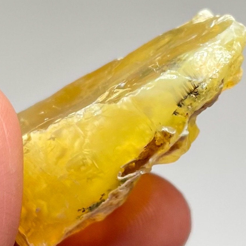 Opal, 87.48ct, Tanzania, Untreated Unheated, from a 1999 deposit, chatoyant (Pearly cats-eye effect)