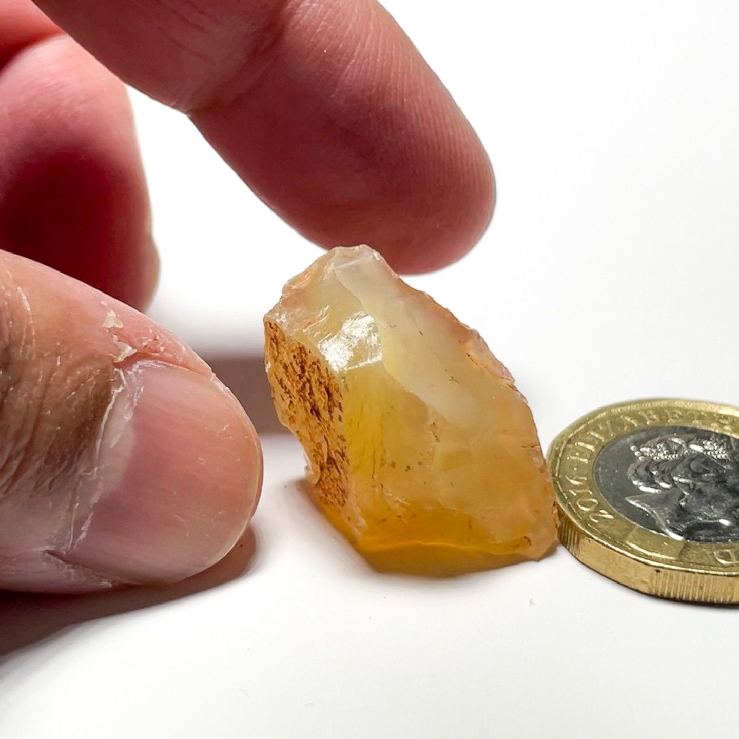 30.77Ct Opal Tanzania Untreated Unheated From A 1999 Deposit Chatoyant (Pearly Cats-Eye Effect)