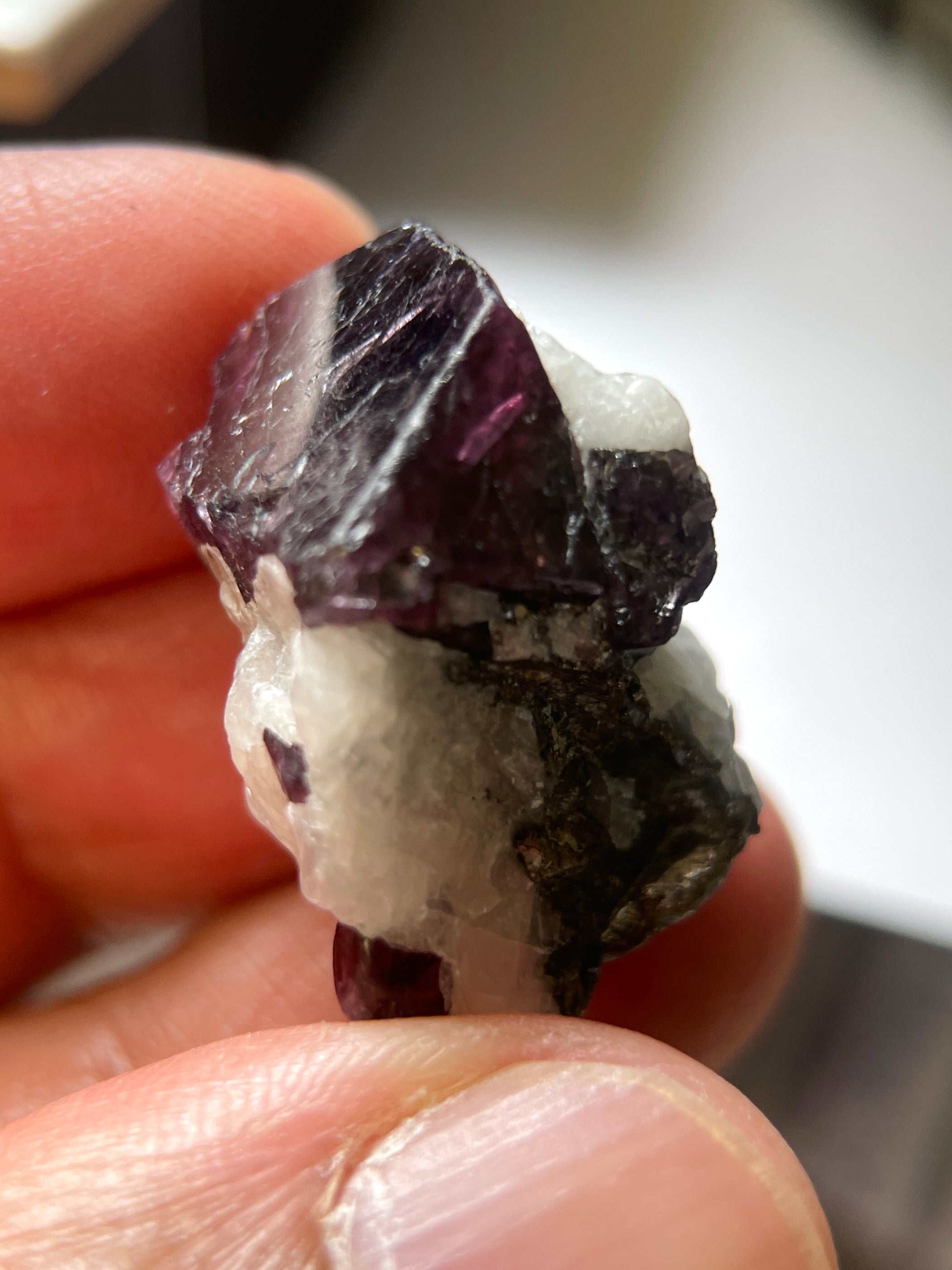 58.18Ct / 11.63Gm Spinel Crystal On Matrix Mahenge Tanzania Untreated Unheated. 2.7 X 2.1 1.7Cm