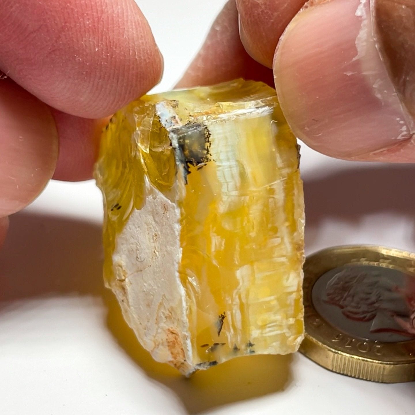 86.21Ct Opal Tanzania Untreated Unheated From A 1999 Deposit Chatoyant (Pearly Cats-Eye Effect)