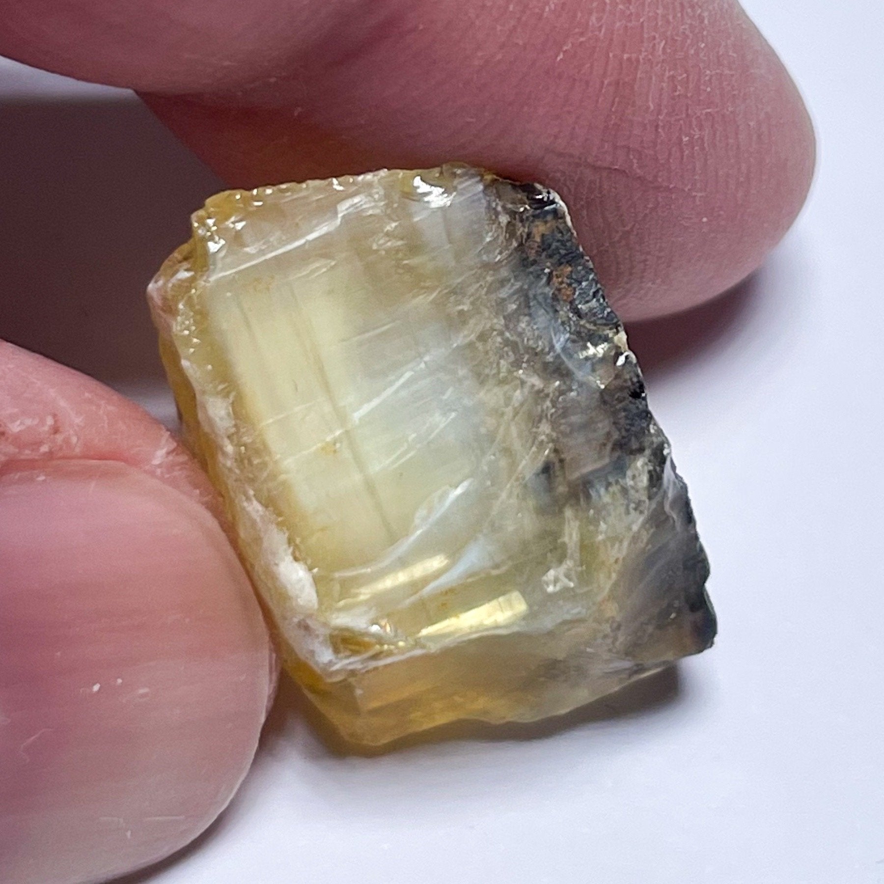 24.06Ct Opal Tanzania Untreated Unheated From A 1999 Deposit Chatoyant (Pearly Cats-Eye Effect)