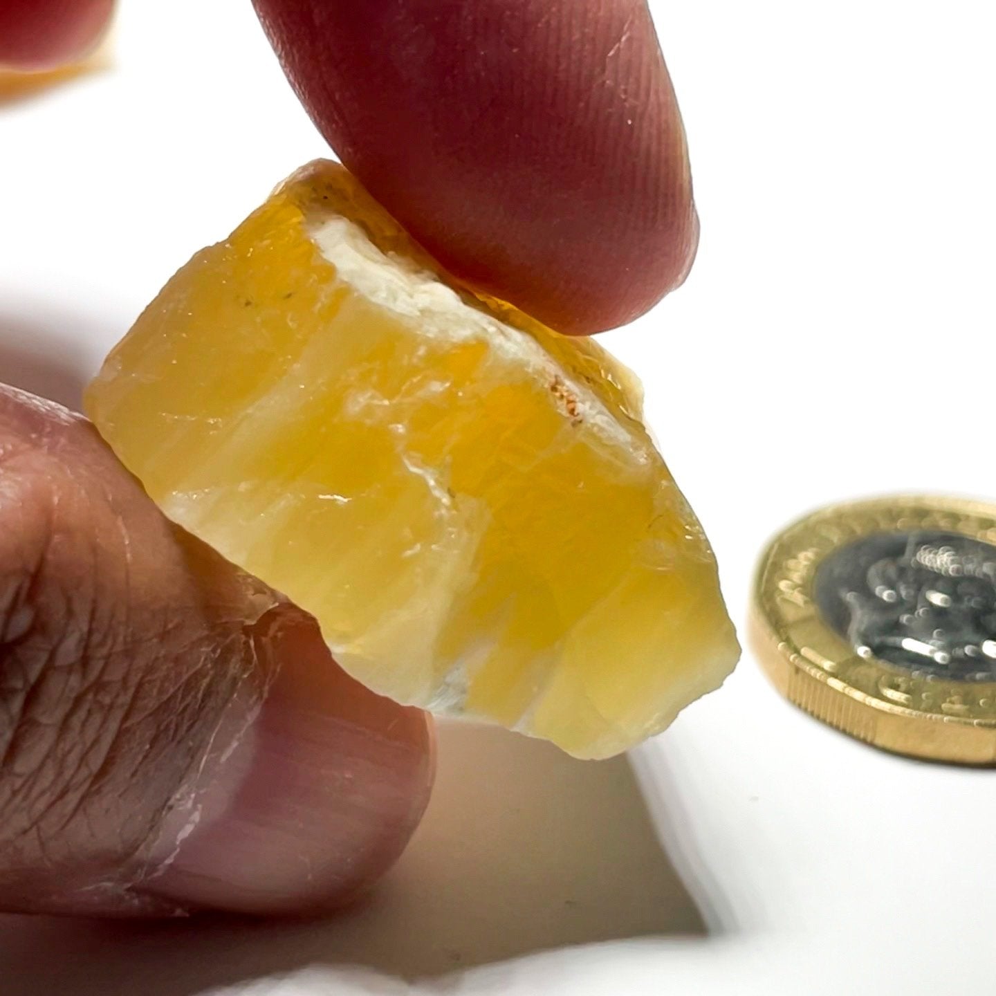 72.41Ct Opal Tanzania Untreated Unheated From A 1999 Deposit Chatoyant (Pearly Cats-Eye Effect)