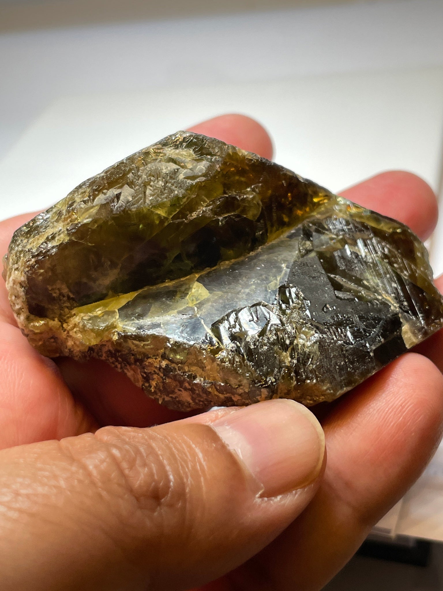 130.10Gm / 650.50Ct Sphene Crystal From Tanzania. Superb Rare Piece. 71.60 X 50.00 33.20Mm