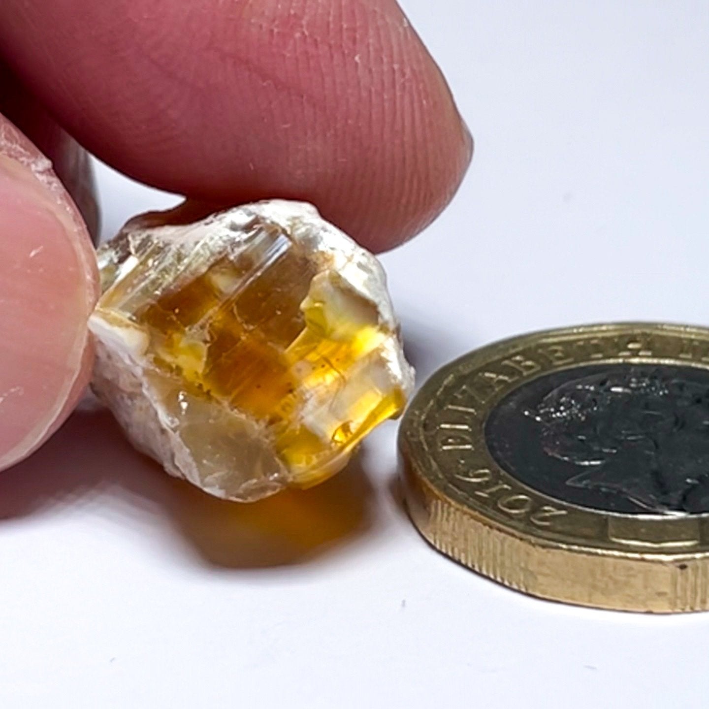 17.78Ct Opal Tanzania Untreated Unheated From A 1999 Deposit Chatoyant (Pearly Cats-Eye Effect)