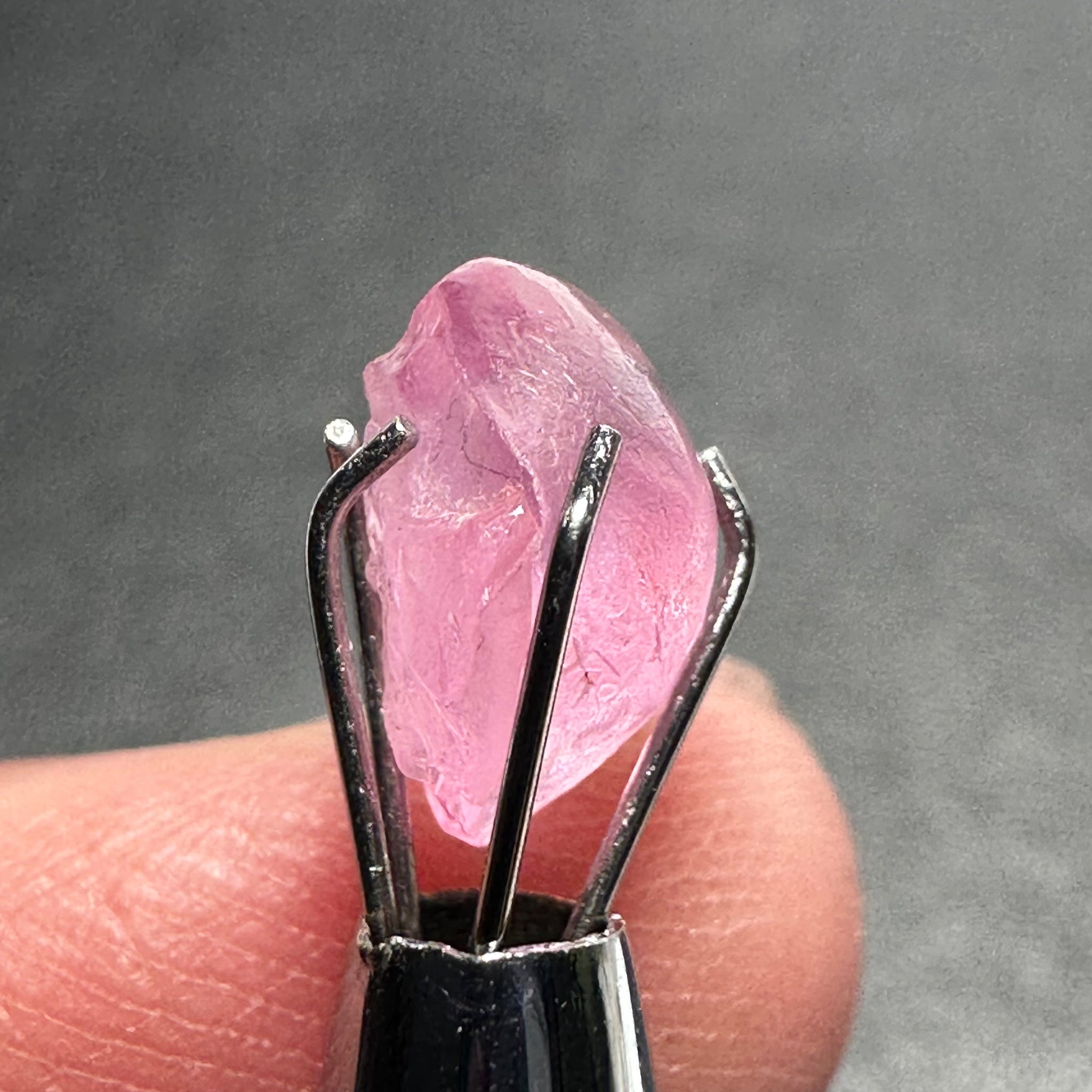 2.23Ct Pink Spinel Tanzania Vs + Slight Silk Untreated Unheated