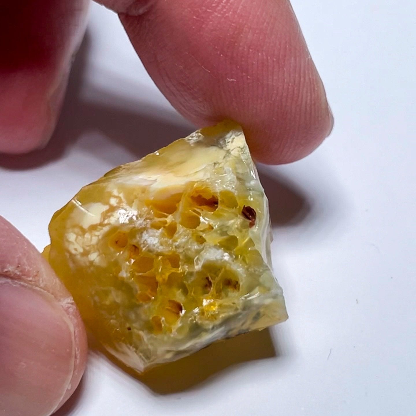 39.07Ct Opal Tanzania Untreated Unheated From A 1999 Deposit Chatoyant (Pearly Cats-Eye Effect)