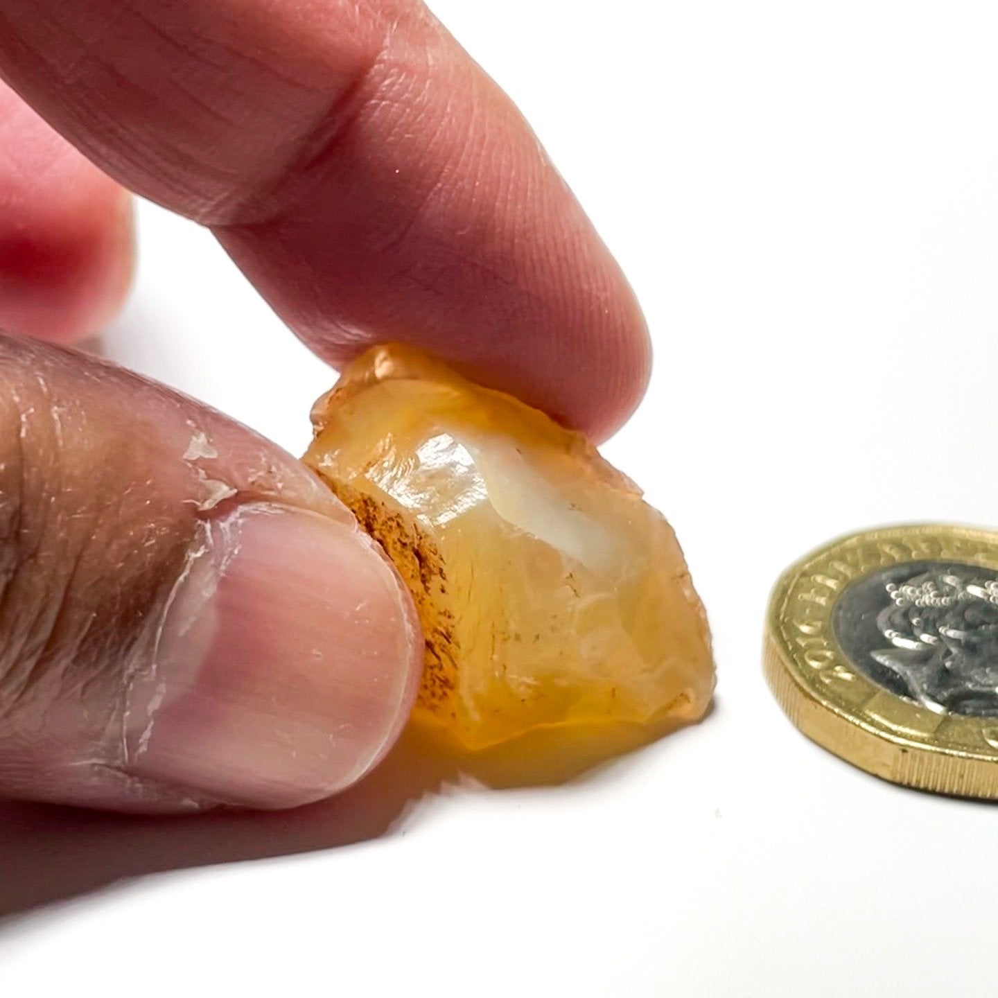 30.77Ct Opal Tanzania Untreated Unheated From A 1999 Deposit Chatoyant (Pearly Cats-Eye Effect)