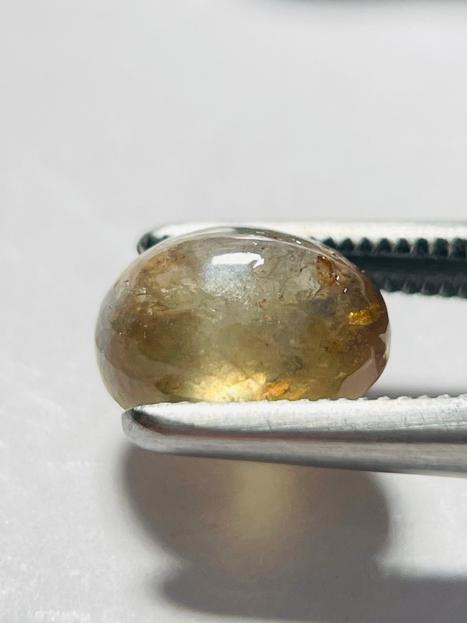 2.85Ct Sapphire Tanzania. Untreated Unheated. Seems To Have A Moving Spot/star.