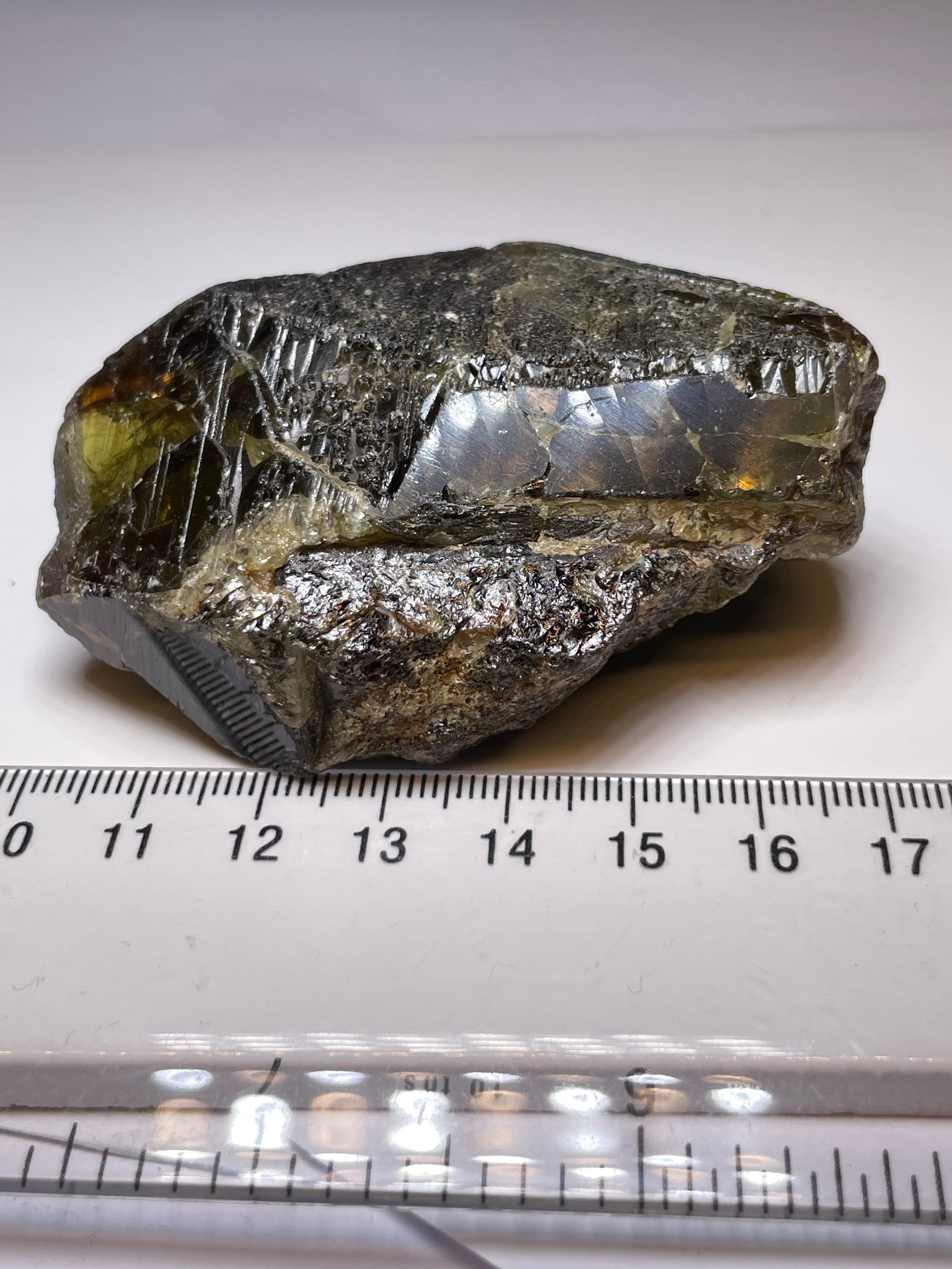 130.10Gm / 650.50Ct Sphene Crystal From Tanzania. Superb Rare Piece. 71.60 X 50.00 33.20Mm