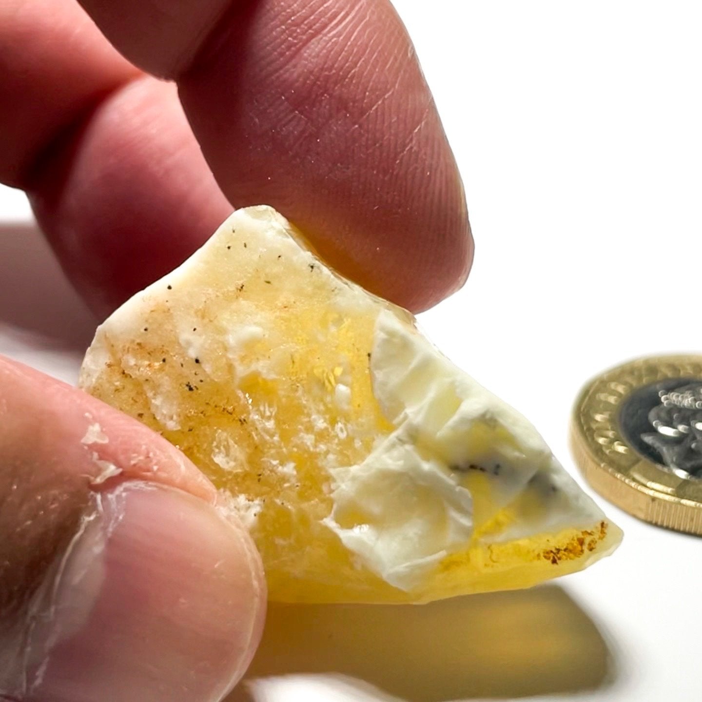 66.93Ct Opal Tanzania Untreated Unheated From A 1999 Deposit Chatoyant (Pearly Cats-Eye Effect)