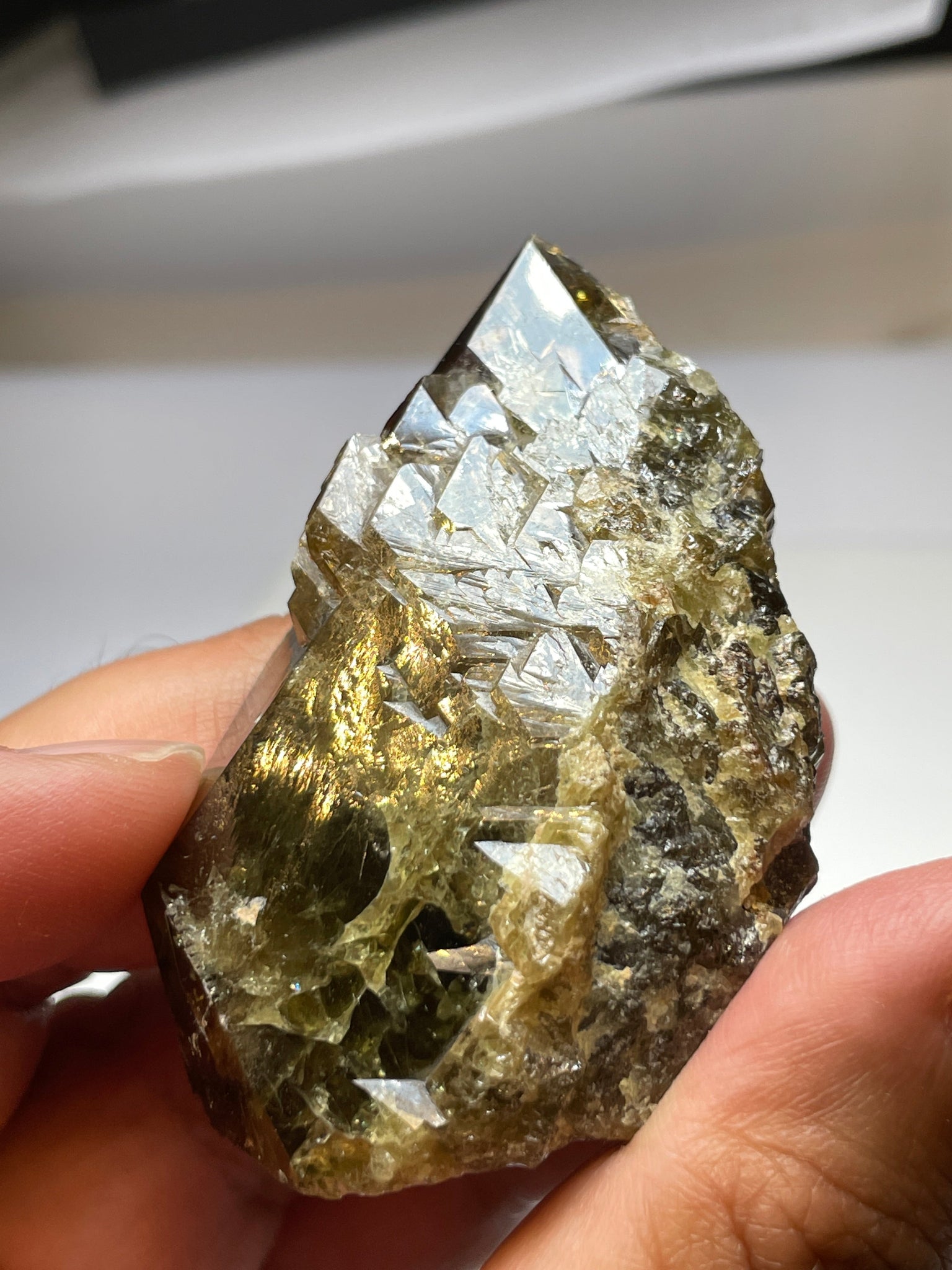 371.5Ct / 74.30Gm Tanzanian Sphene Crystal Untreated Unheated. 64.8 X 41.0 18.1Mm Very High End