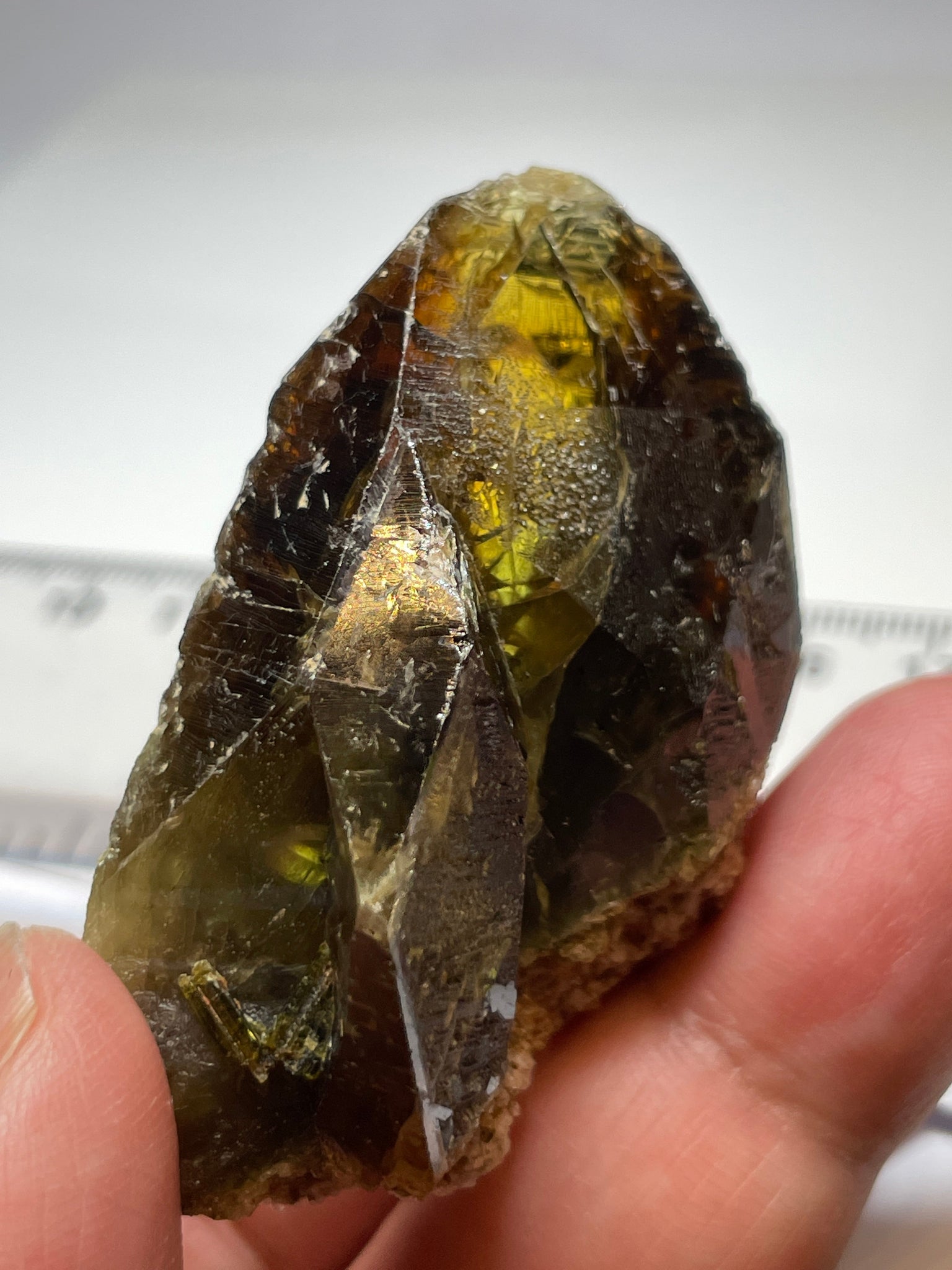 227.39Ct / 45.47Gm Tanzanian Sphene Crystal Untreated Unheated. 55.6 X 41.1 17.7Mm Very High End