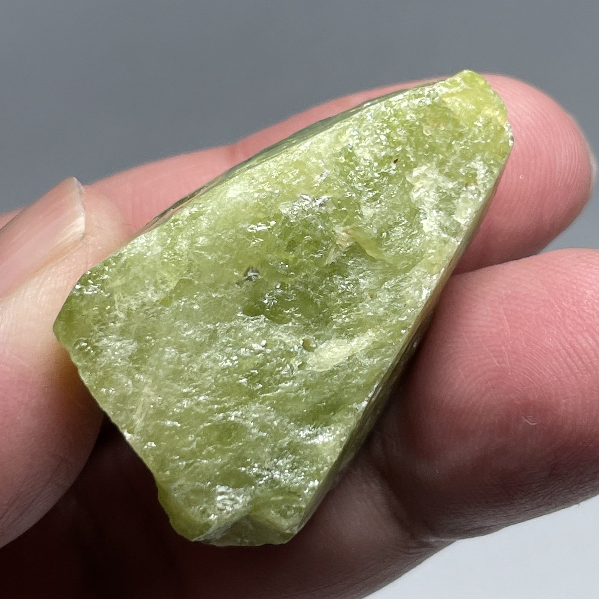 31.00Gm / 155.00Ct Tsavorite Merelani Tanzania Untreated Unheated. 38 X 22 20.5 Mm