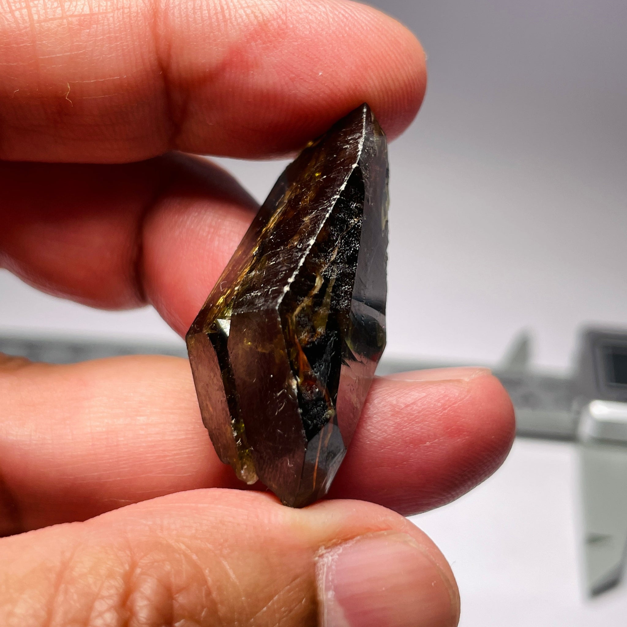 80.67Ct/16.13Gm Tanzanian Sphene Crystal Untreated Unheated. 38.4 X 15.5 19.6Mm Very High End Ultra