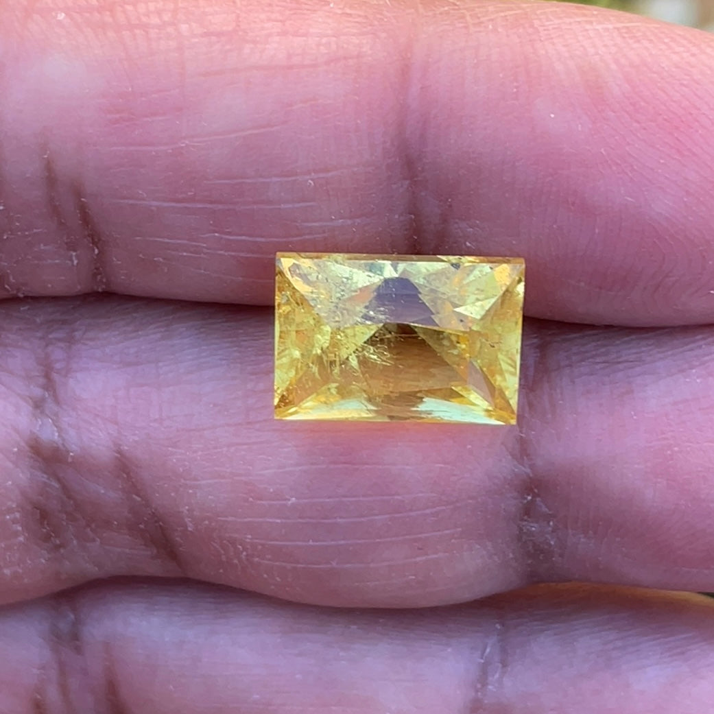 8.035Ct Vivid Intense Yellow Golden Danburite Tanzania Untreated Unheated. Slightly Included. Super