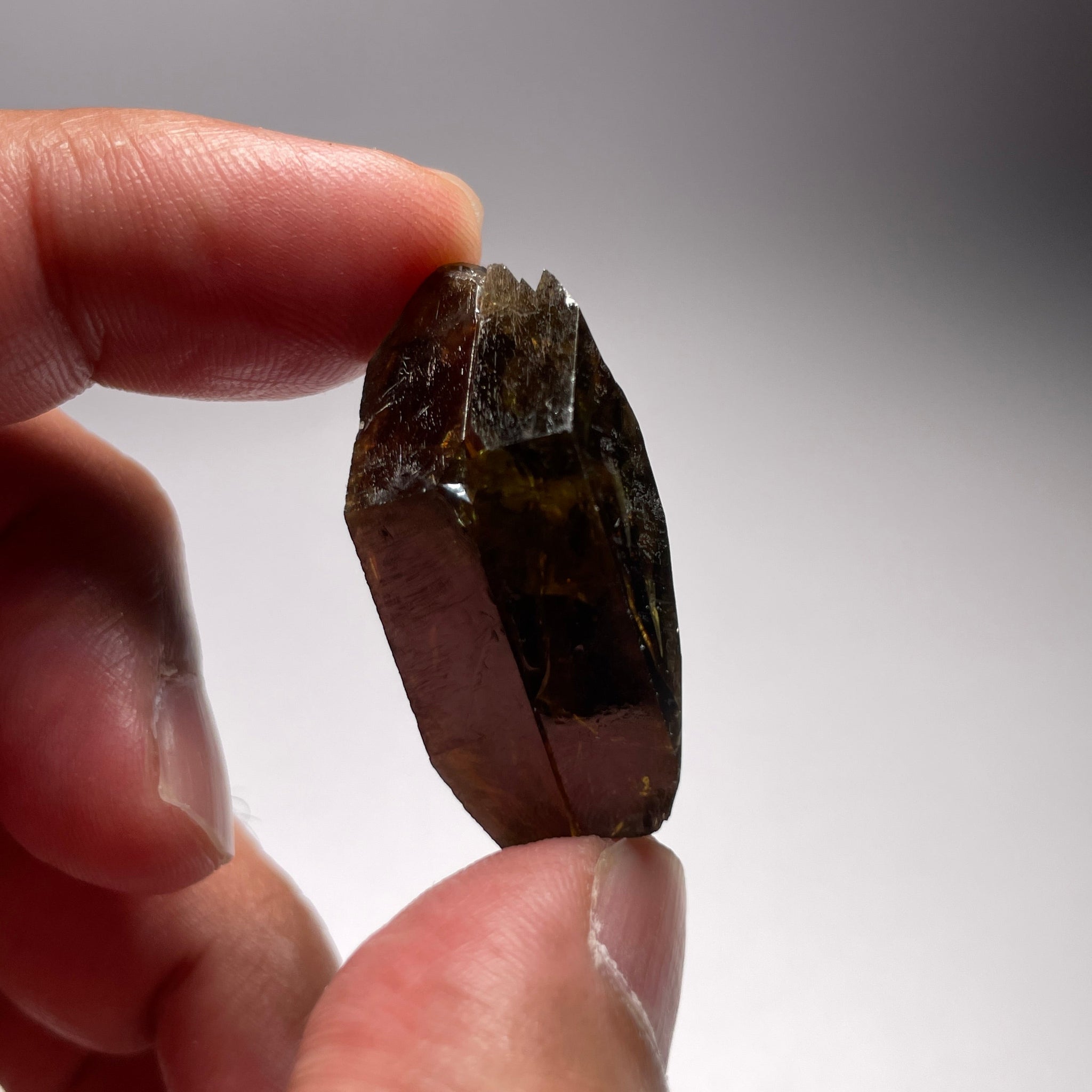 80.67Ct/16.13Gm Tanzanian Sphene Crystal Untreated Unheated. 38.4 X 15.5 19.6Mm Very High End Ultra