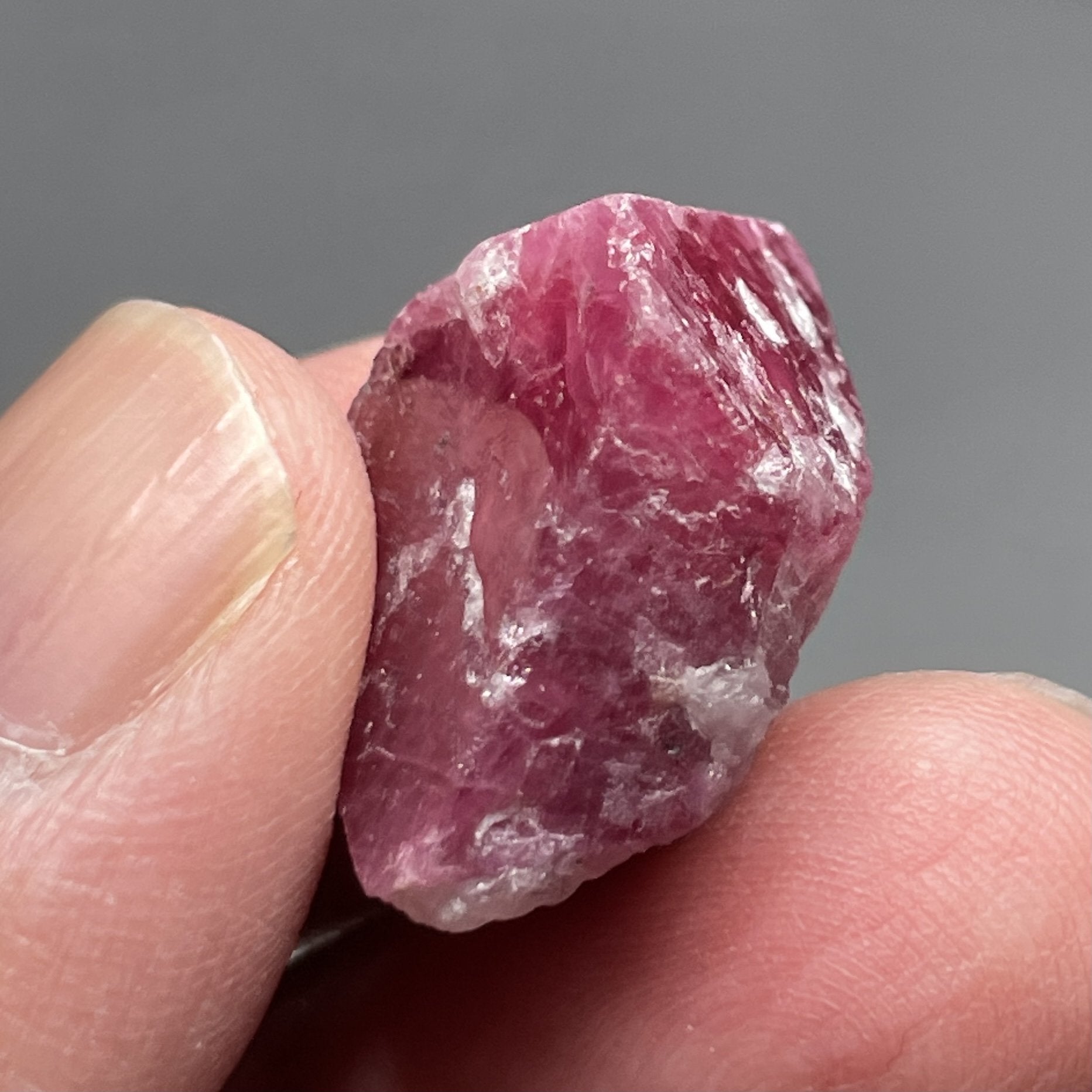 9.00Gm / 45.00Ct Mahenge Spinel Crystal Tanzania Untreated Unheated 20X 16 X 15Mm