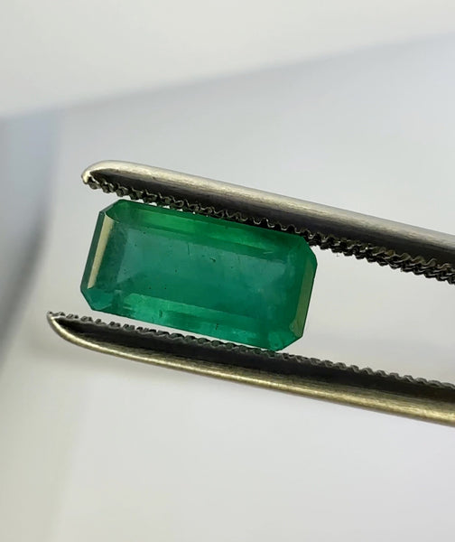 1.09Ct Emerald Tanzania No Oil Untreated Unheated. Photos And Vids In Different Lights See How It