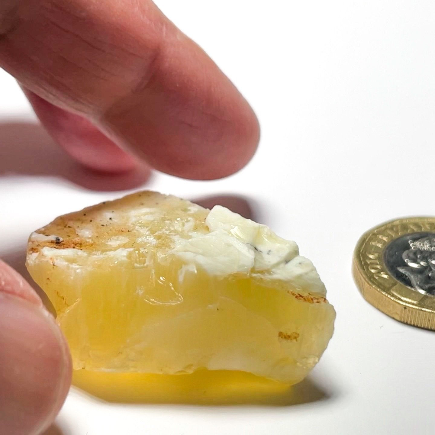 66.93Ct Opal Tanzania Untreated Unheated From A 1999 Deposit Chatoyant (Pearly Cats-Eye Effect)