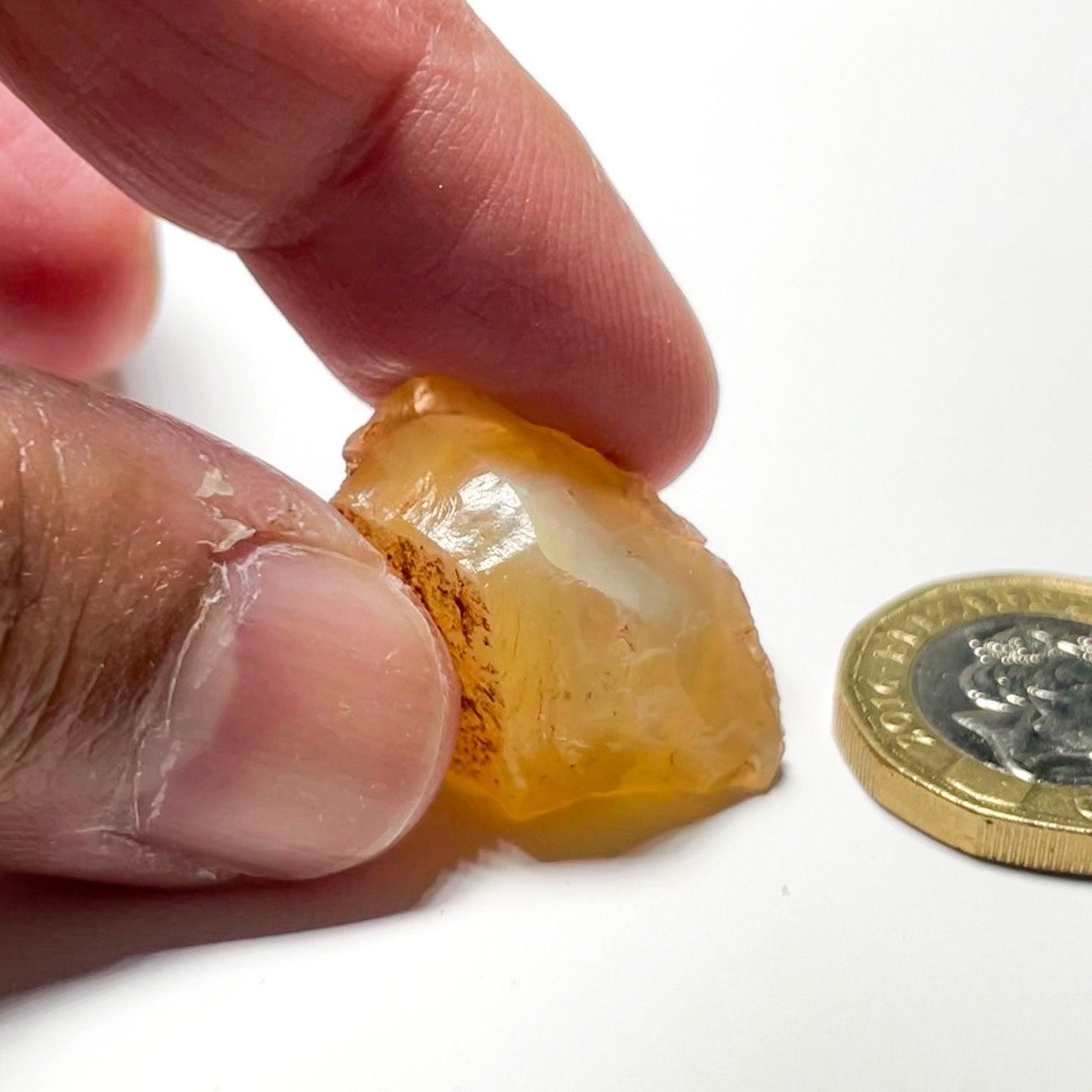 30.77Ct Opal Tanzania Untreated Unheated From A 1999 Deposit Chatoyant (Pearly Cats-Eye Effect)