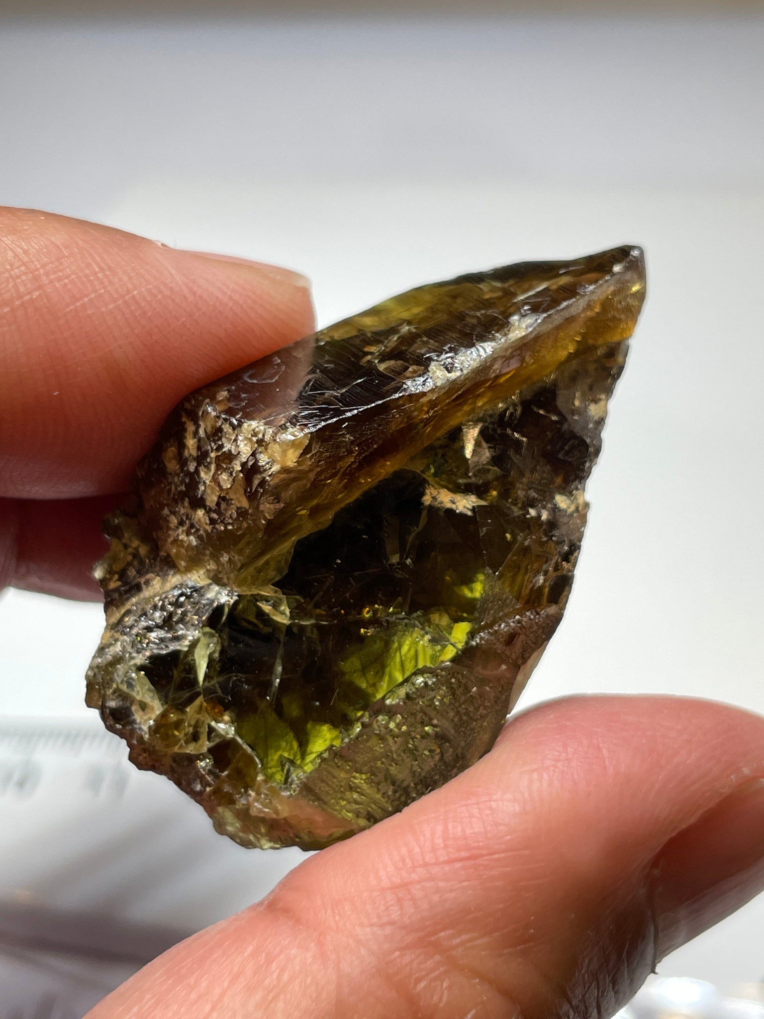 176.97Ct / 35.39Gm Tanzanian Sphene Crystal Untreated Unheated. 44.0 X 27.0 23.1Mm Very High End