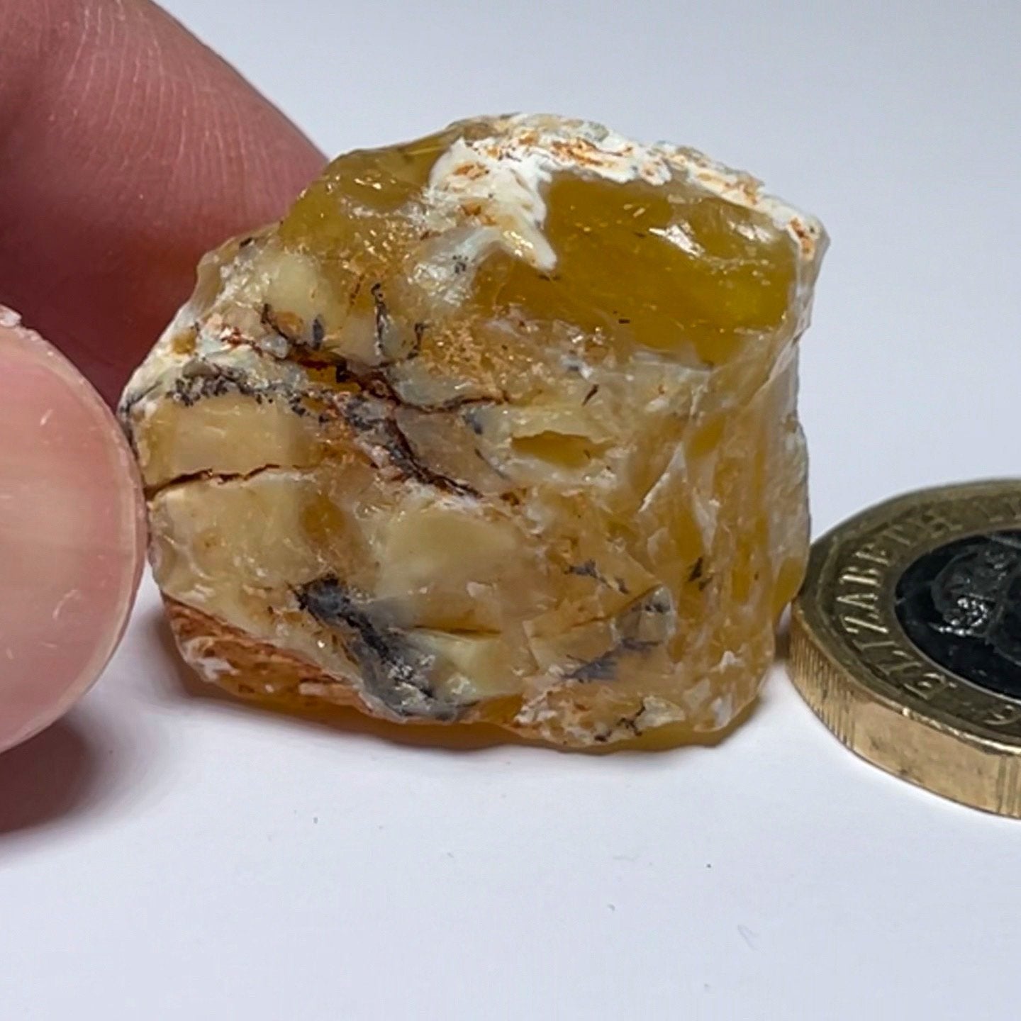 46.75Ct Opal Tanzania Untreated Unheated From A 1999 Deposit Chatoyant (Pearly Cats-Eye Effect)