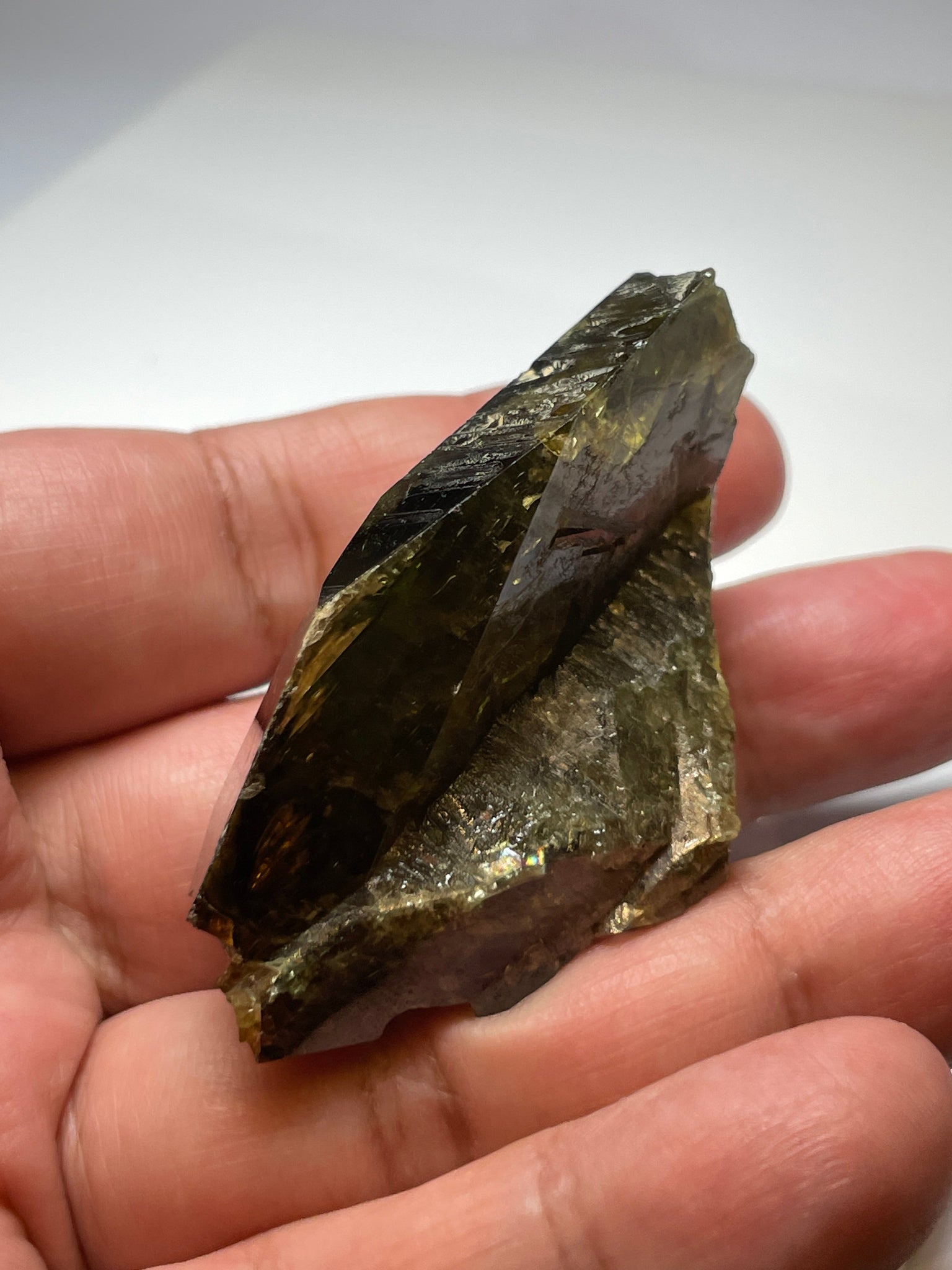 347.00Ct / 69.40Gm Tanzanian Sphene Crystal Untreated Unheated. 58.1 X 31.3 30.3Mm Very High End