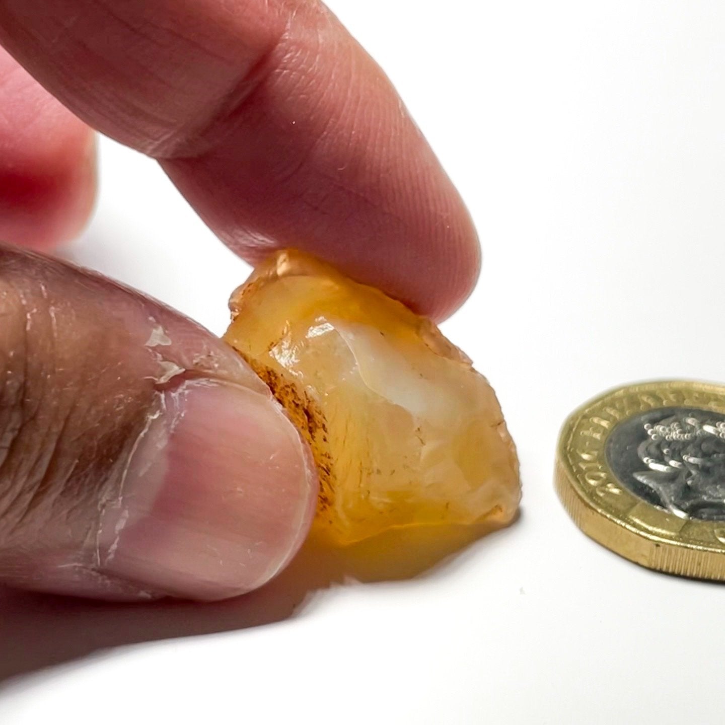 30.77Ct Opal Tanzania Untreated Unheated From A 1999 Deposit Chatoyant (Pearly Cats-Eye Effect)