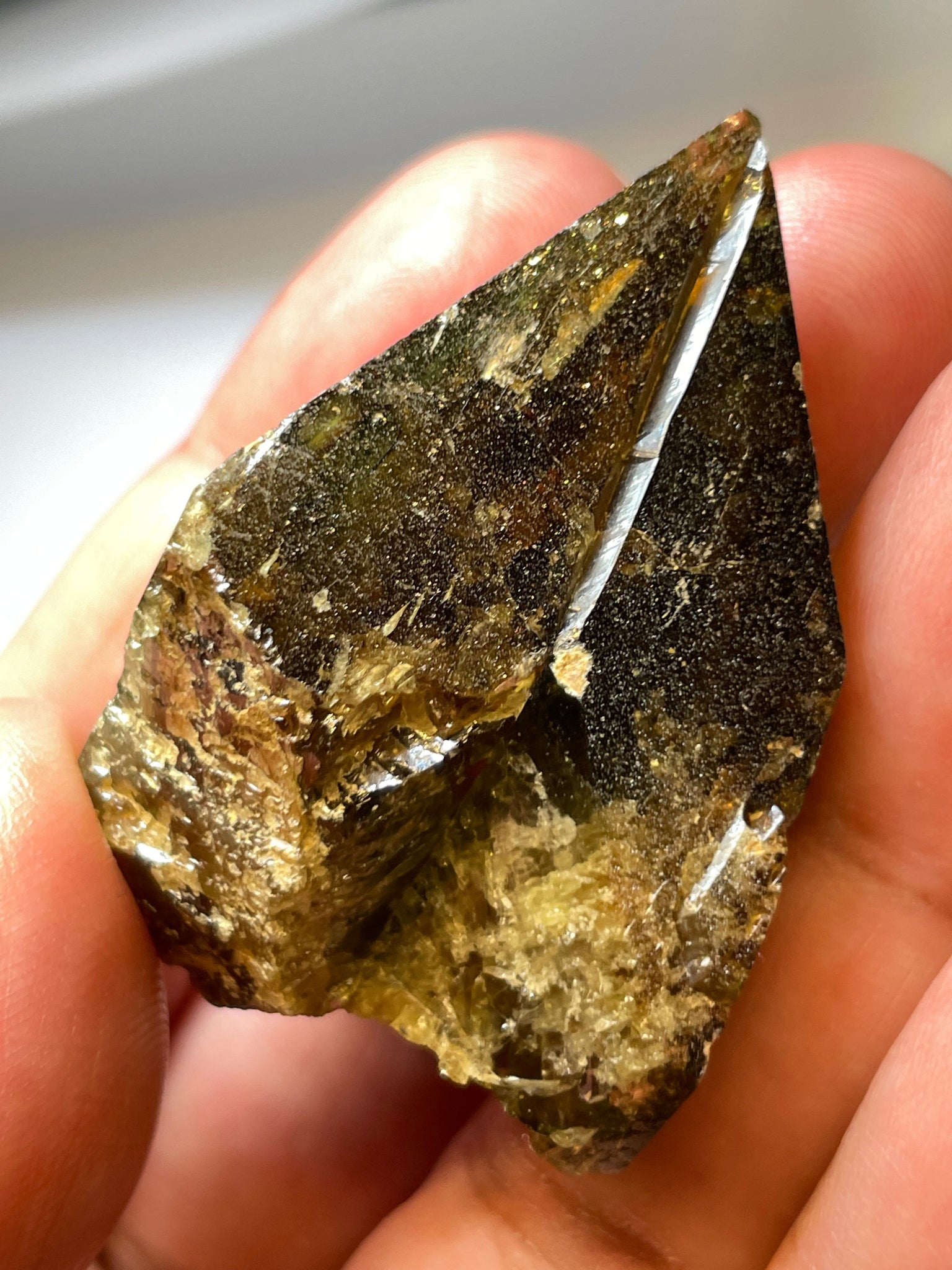 241.59Ct / 43.31Gm Tanzanian Sphene Crystal Untreated Unheated. Very High End Ultra Rare