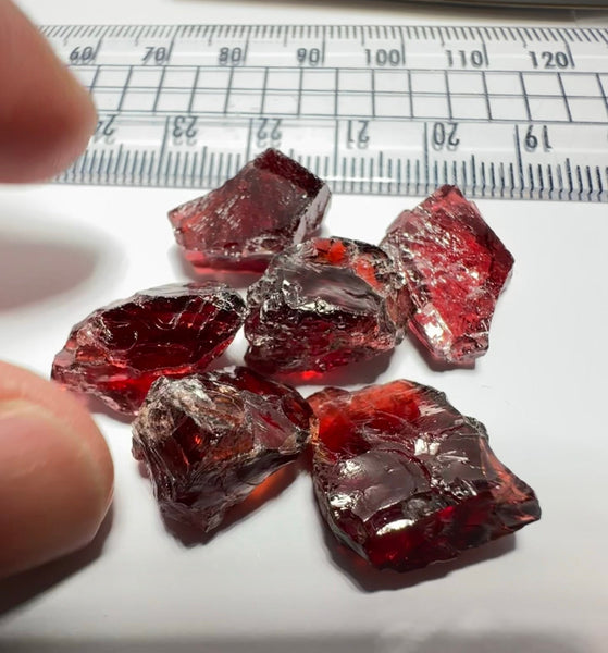 86.12Ct Red Garnet Lot 11.19Ct - 16.13Ct Clean With Slight Inclusions On The Outside