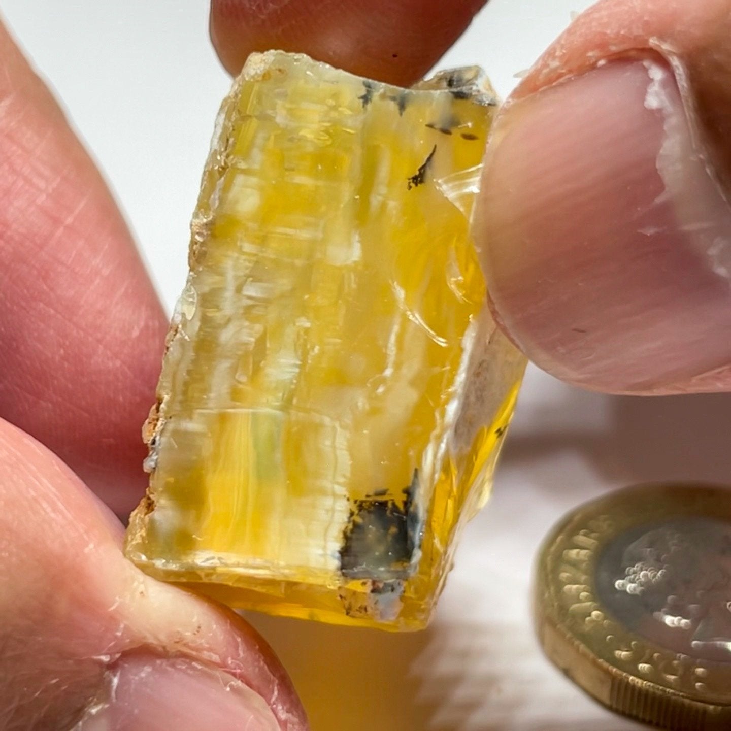 86.21Ct Opal Tanzania Untreated Unheated From A 1999 Deposit Chatoyant (Pearly Cats-Eye Effect)