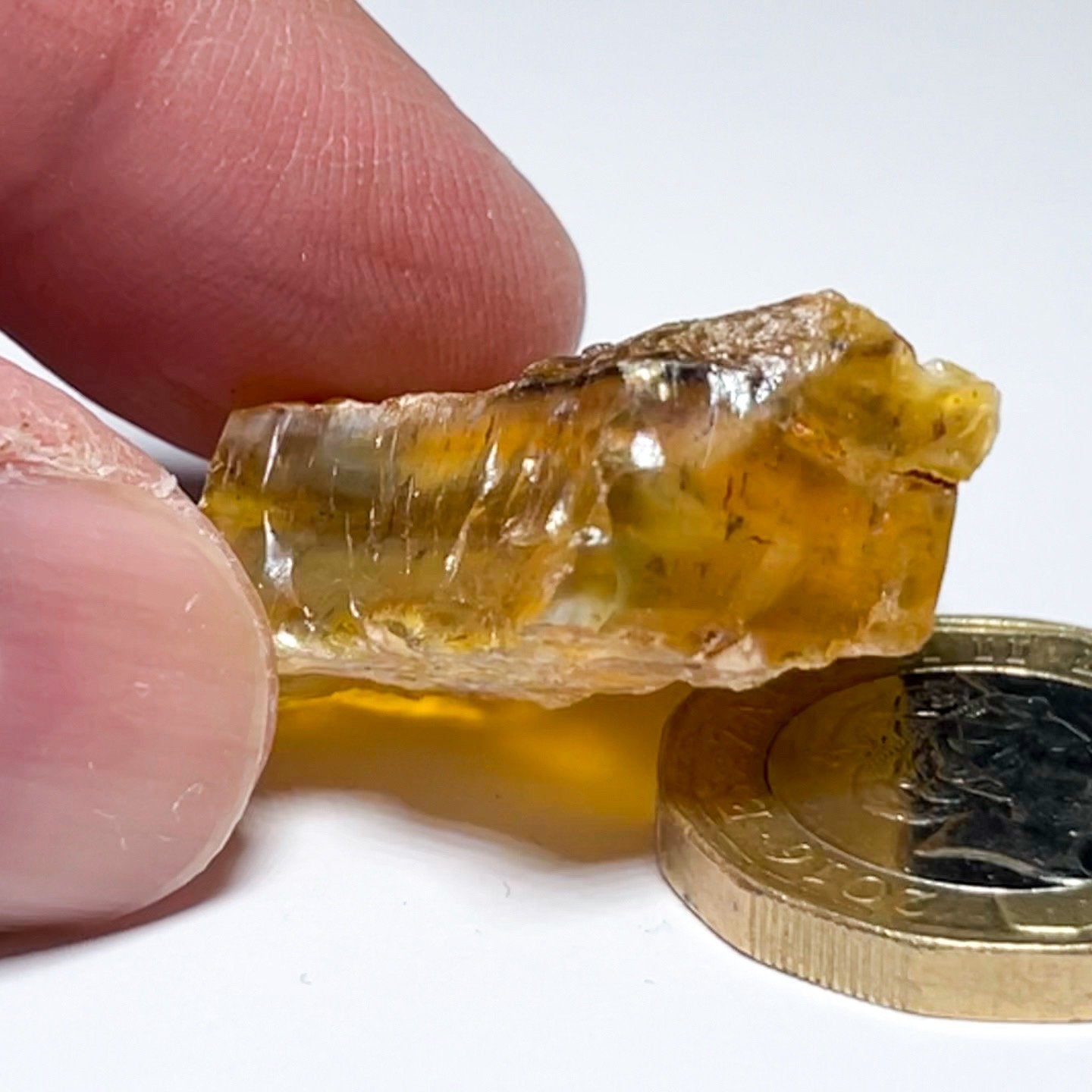 40.71Ct Opal Tanzania Untreated Unheated From A 1999 Deposit Chatoyant (Pearly Cats-Eye Effect)