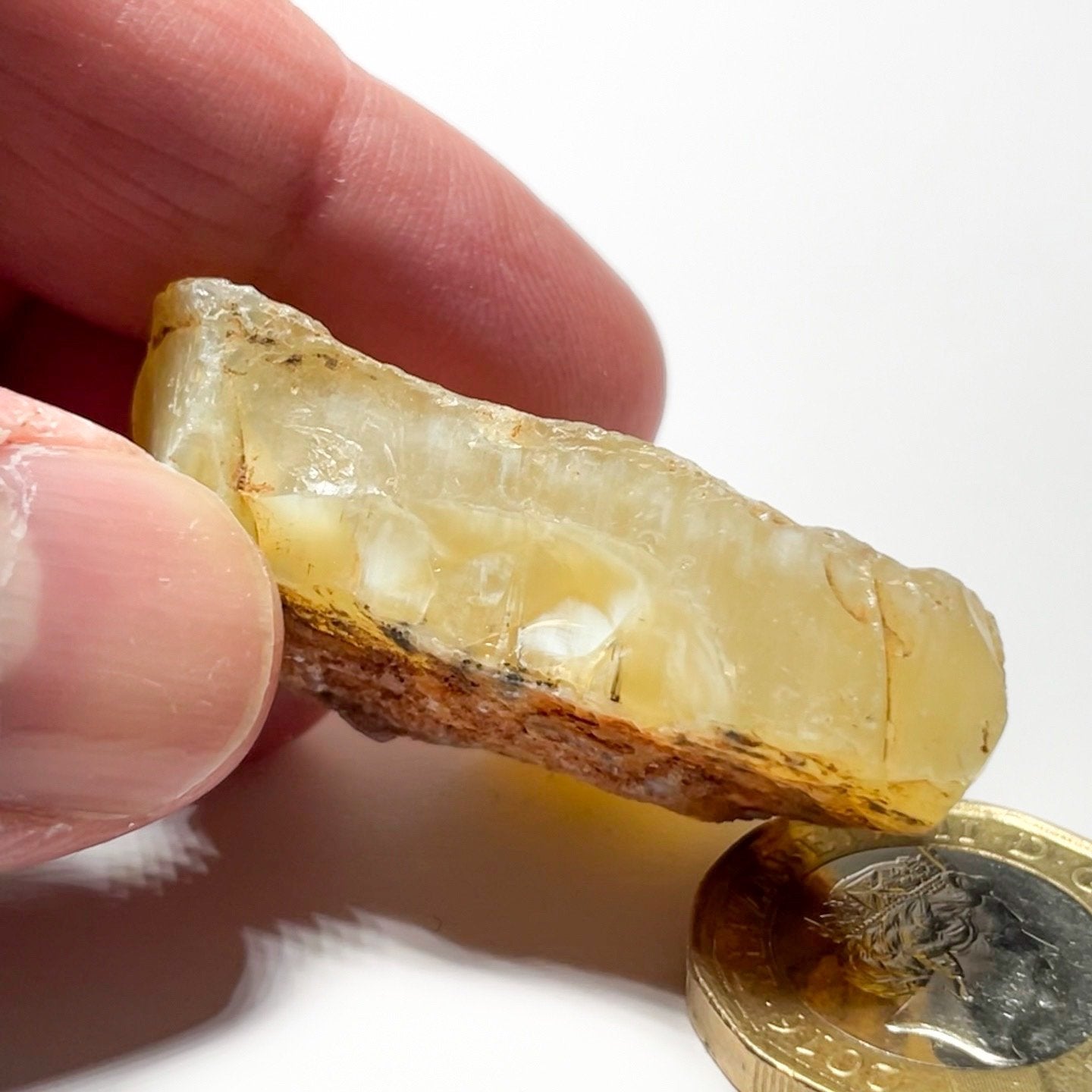 90.83Ct Opal Tanzania Untreated Unheated From A 1999 Deposit Chatoyant (Pearly Cats-Eye Effect)