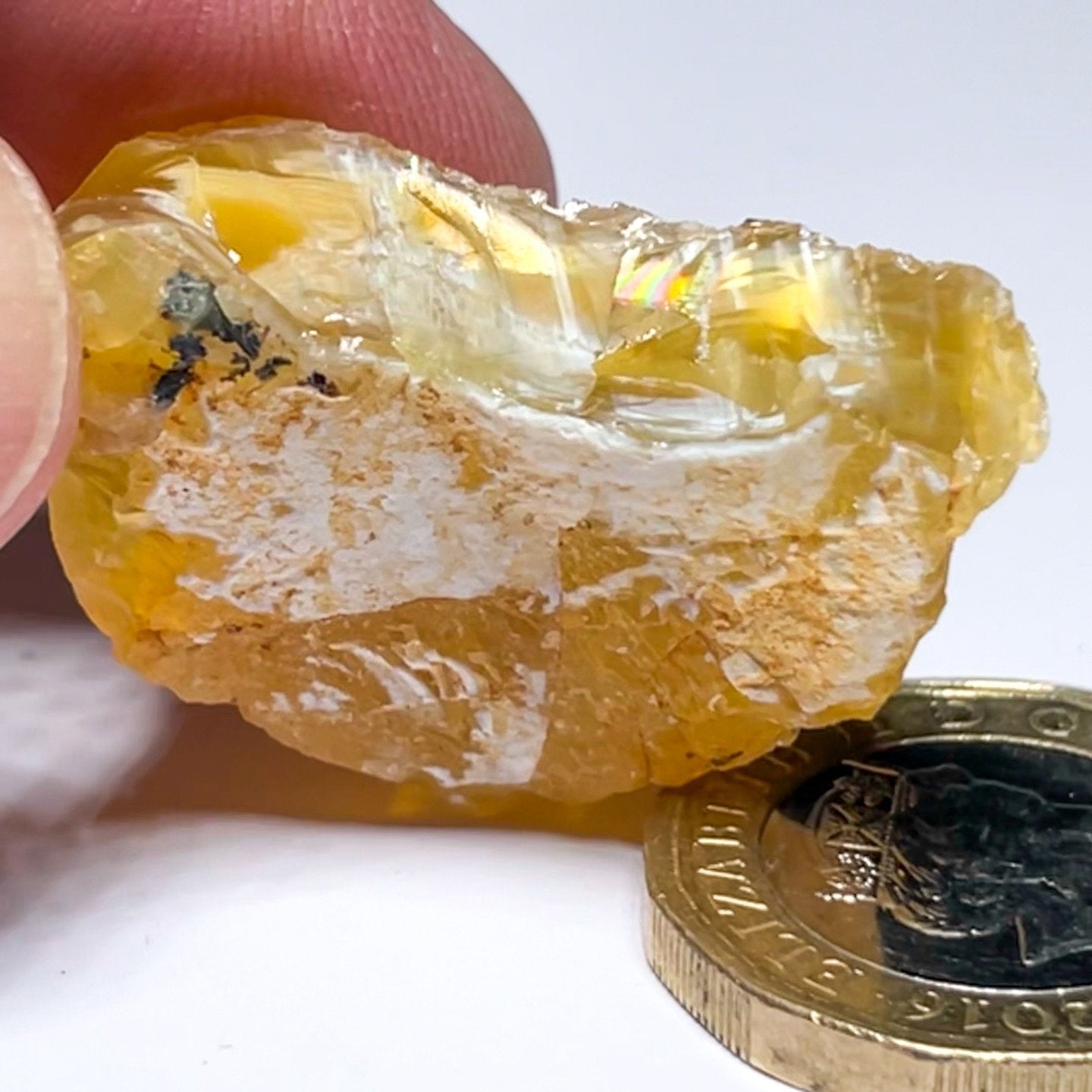 46.74Ct Opal Tanzania Untreated Unheated From A 1999 Deposit Chatoyant (Pearly Cats-Eye Effect)