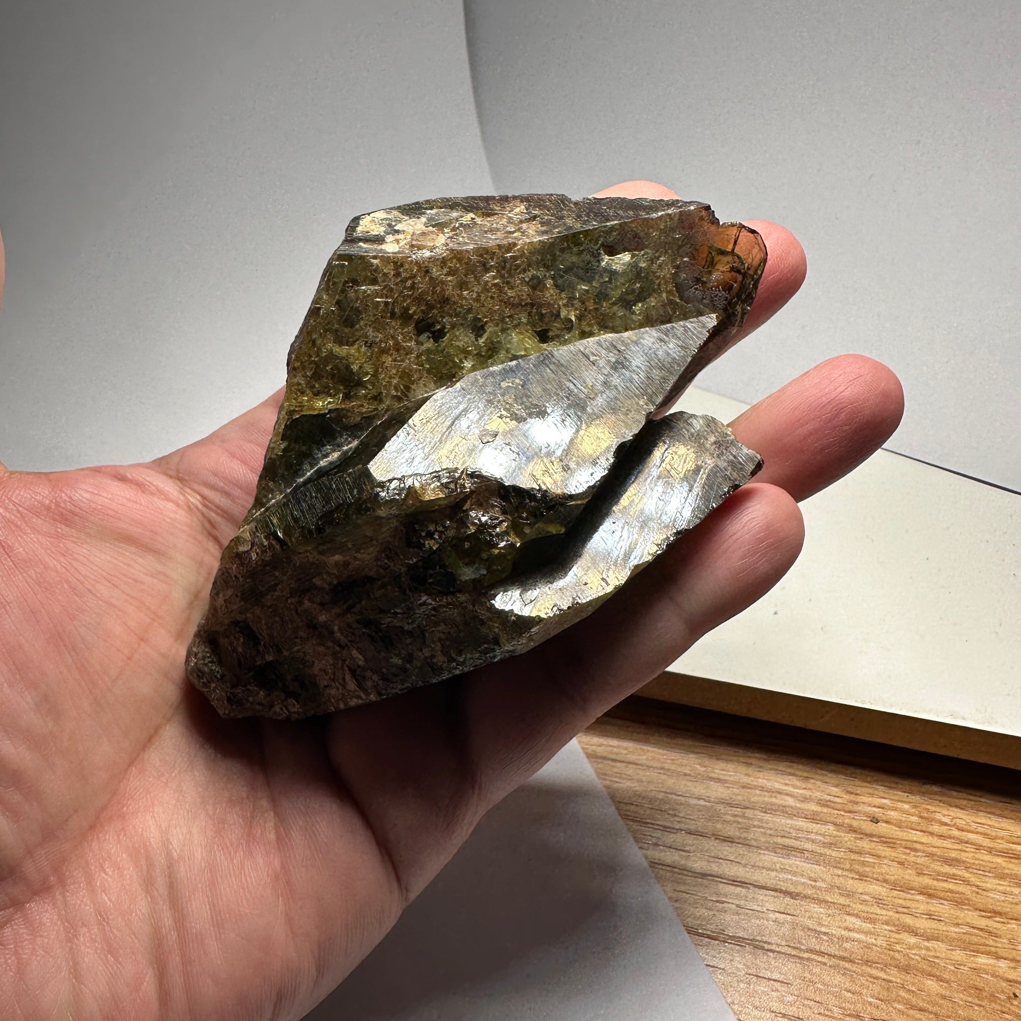 363.20Gm / 1816Ct Tanzanian Chrome Sphene Crystal. Unheated Untreated. 119Mm X 68.50Mm 44.00Mm